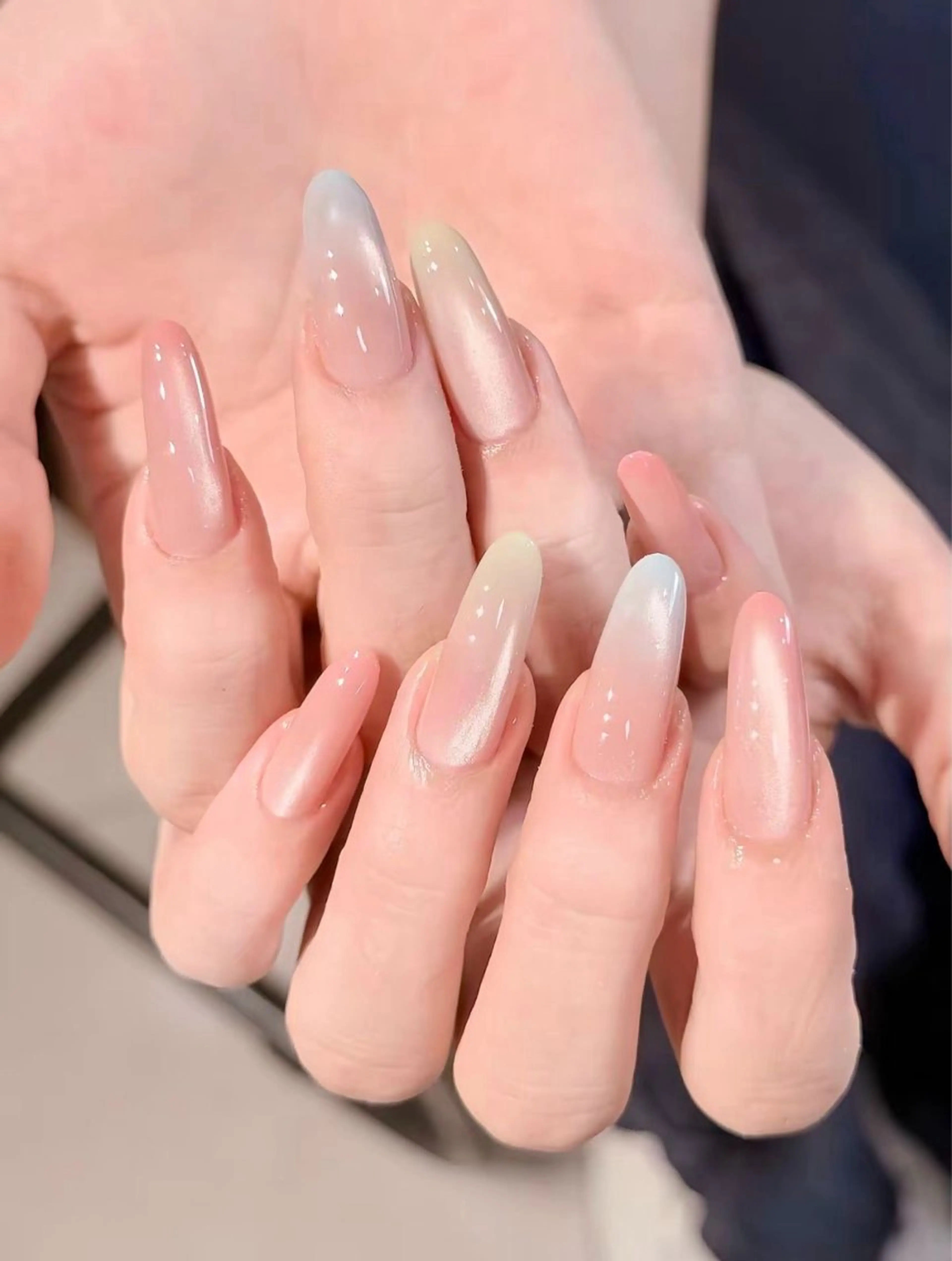 ネイル グラデーション 韓国ネイル 持ち込み ニュアンスネイル ネイルチップ ハンドネイル EMI ANA.CHUOのネイルデザイン