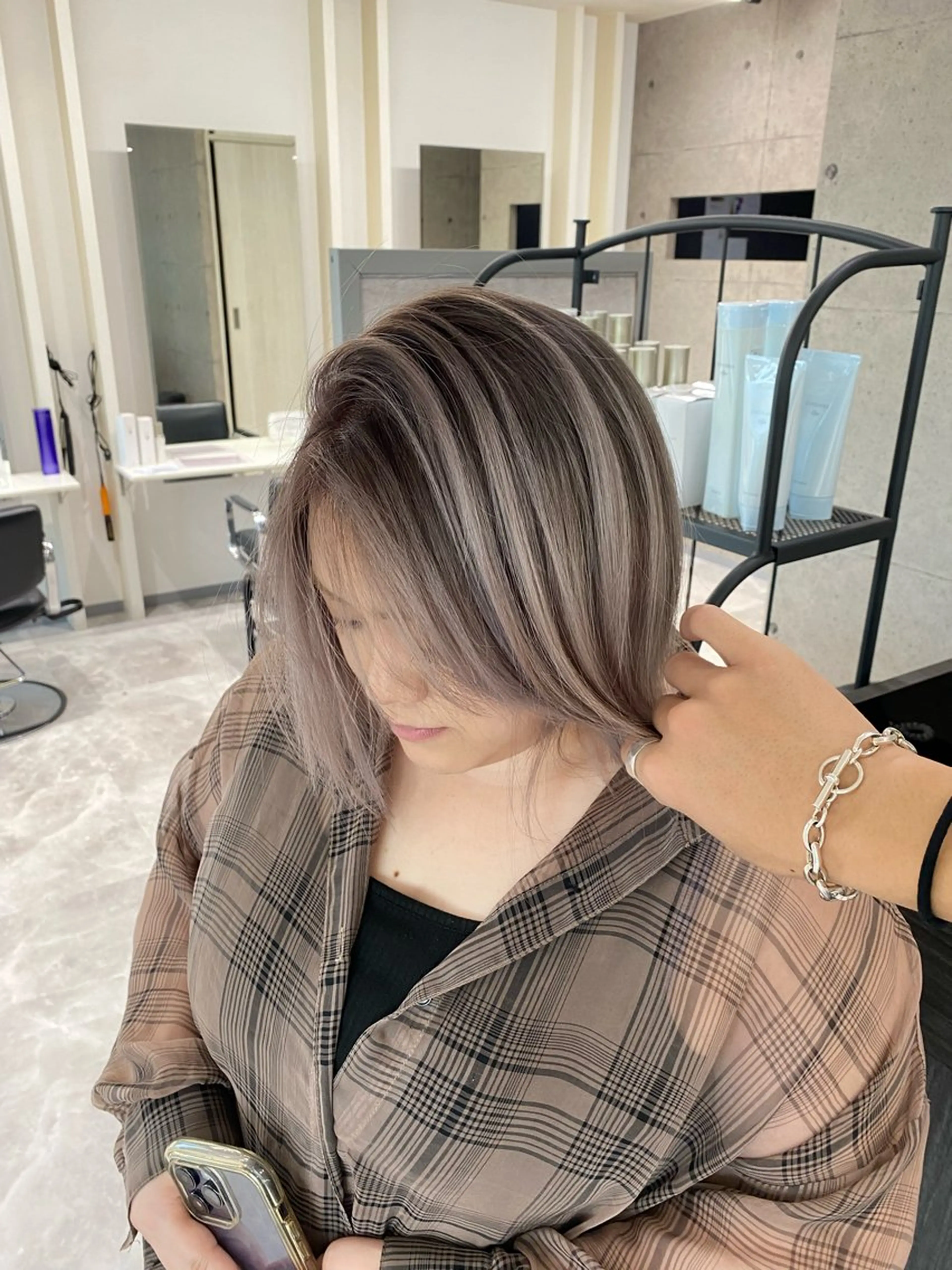 ミディアム カラー ショートボブ アディクシーカラー ブリーチ ケアブリーチ ダブルカラー SUZU/岡山/矯正 ブリーチ/レイヤーのヘアスタイル