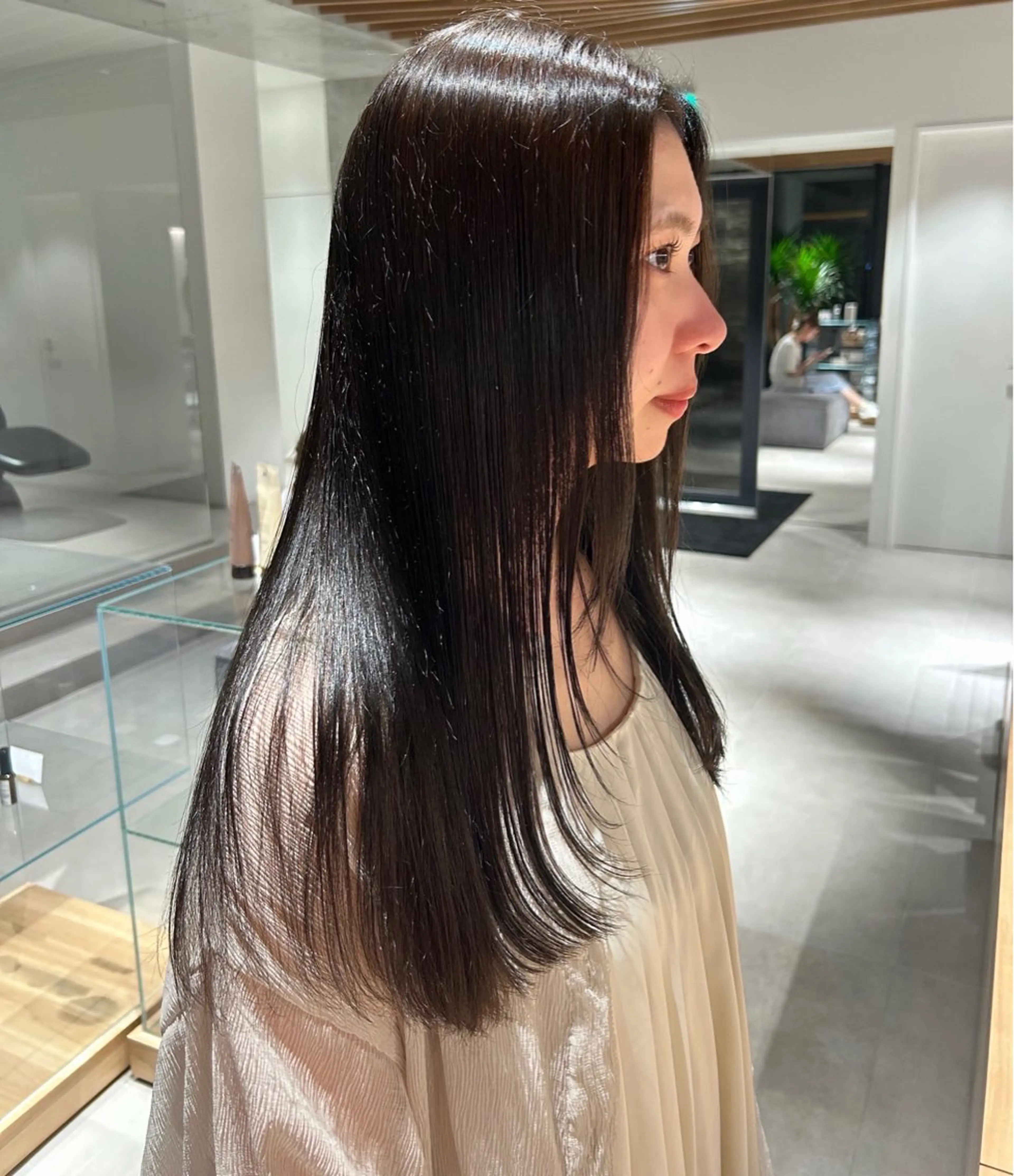 ロング 中村 果乃のヘアスタイル