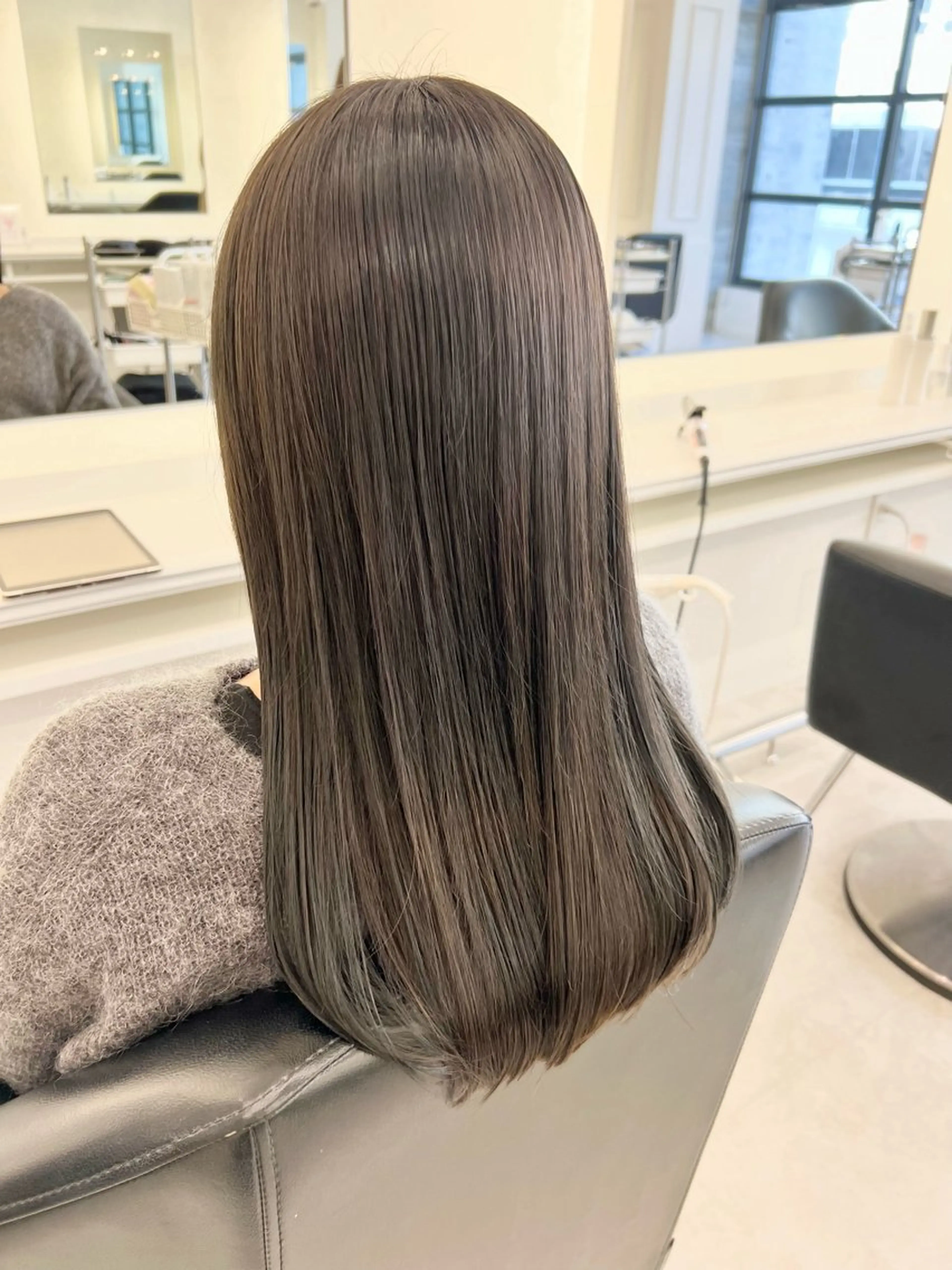 セミロング カラー ヘアカラー トリートメント ParveMix￤ 大賀さつき🍨🤍のヘアスタイル