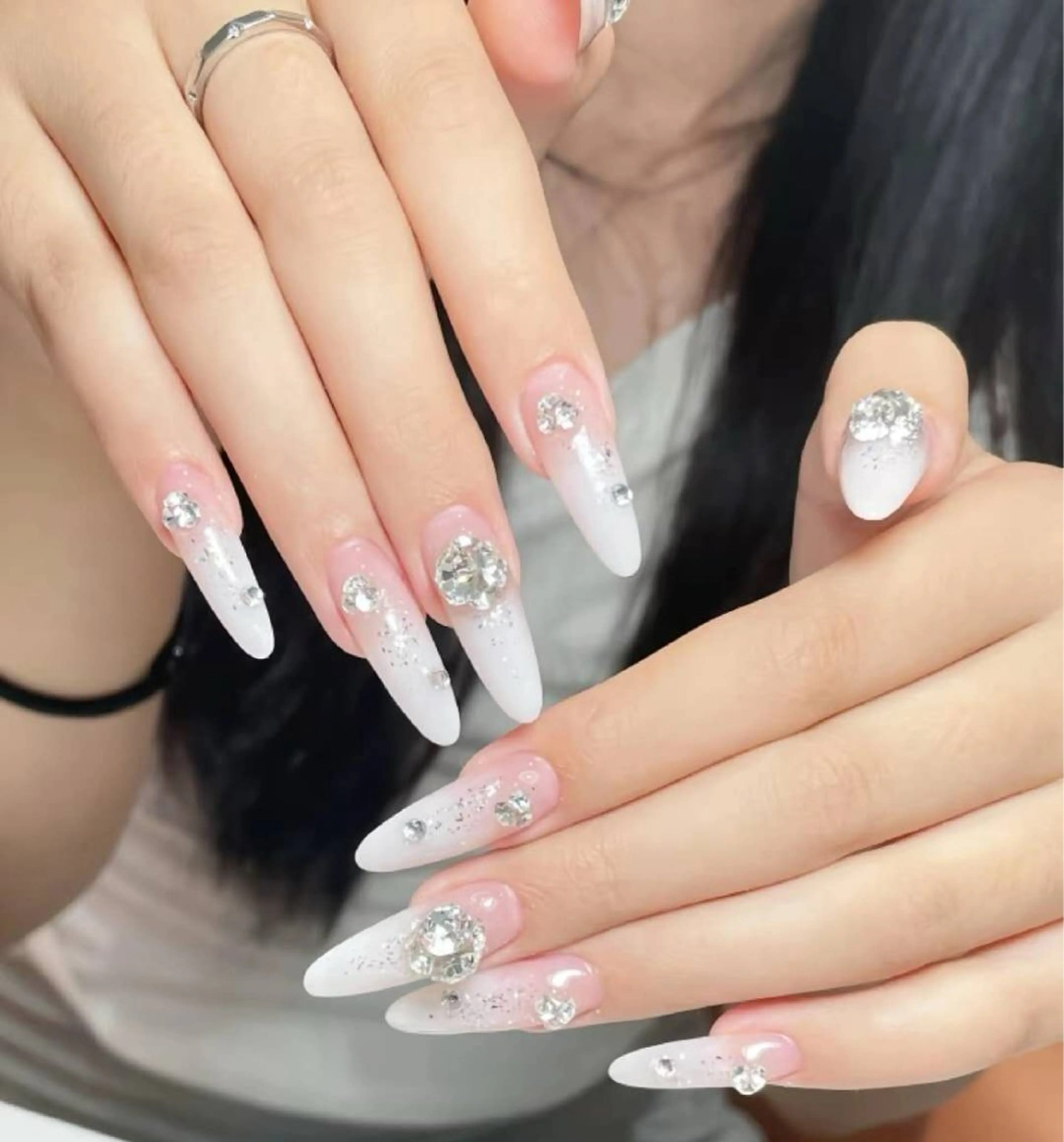 ネイル 小島 阿佑美のネイルデザイン