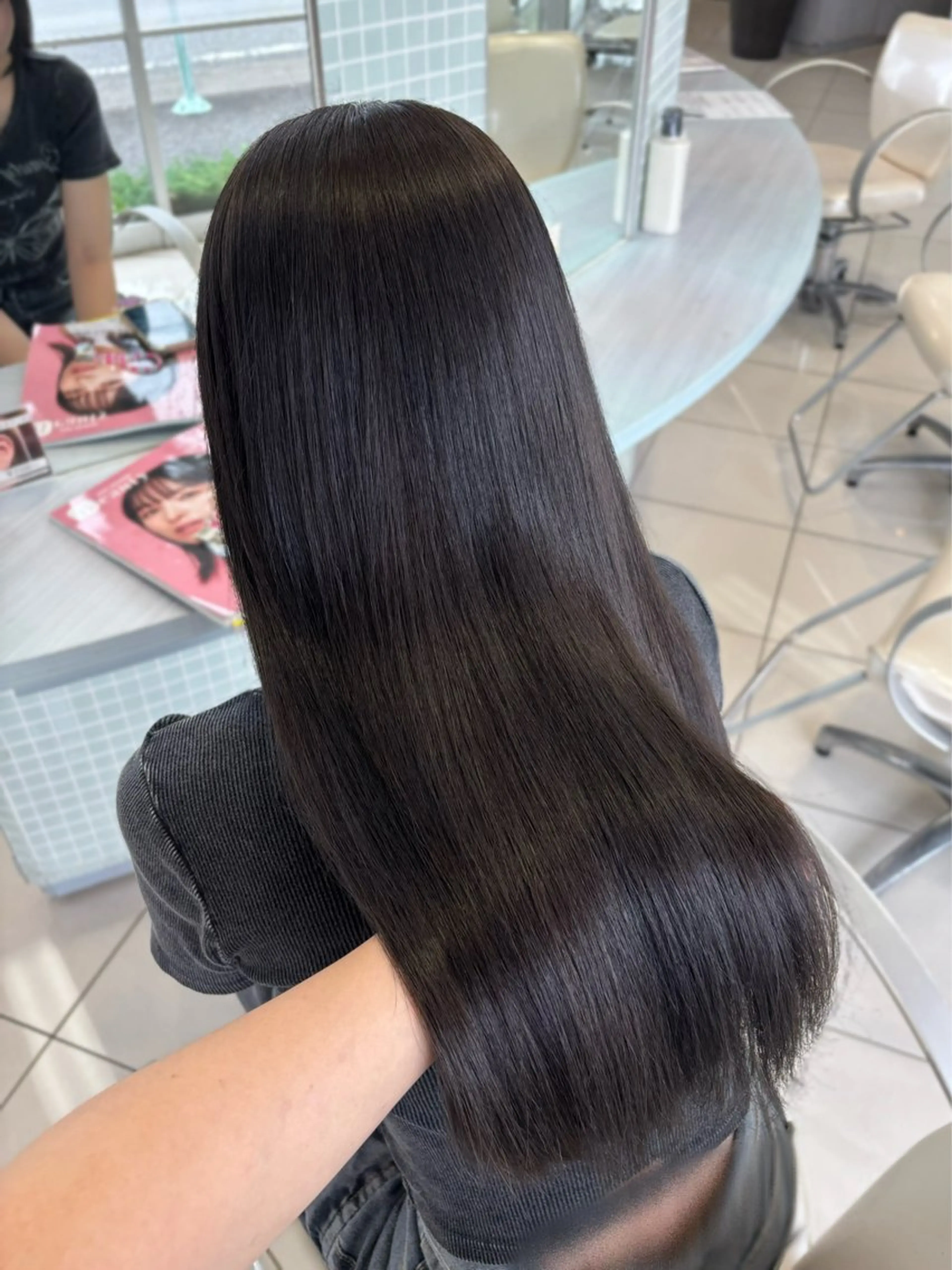 セミロング カラー ブリーチ 透明感カラー 艶カラー/縮毛矯正 /𝐒𝐚𝐤𝐢のヘアスタイル