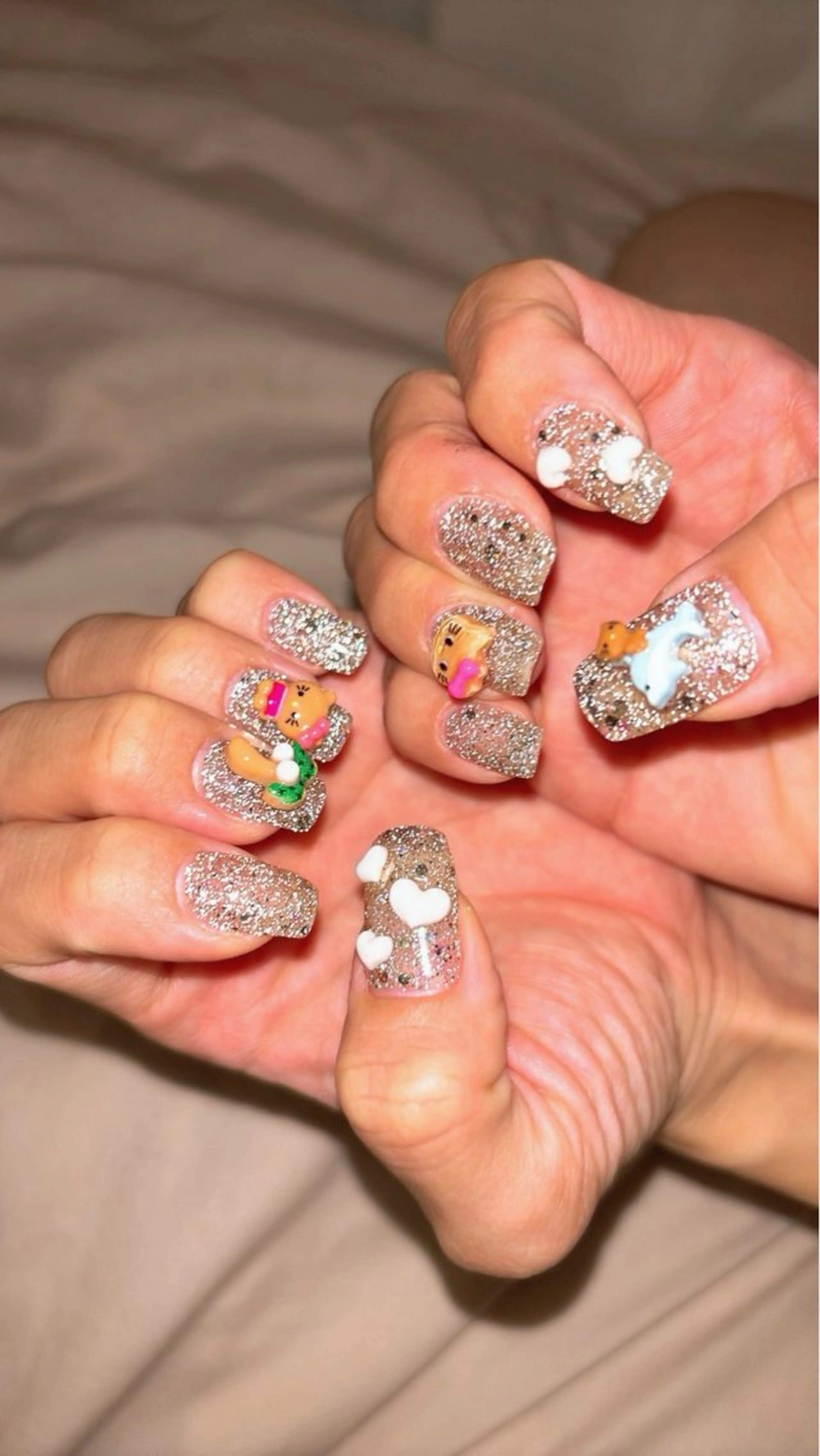 ネイル チークネイル フラッシュネイル フレンチネイル ジェルネイル ラメ(グリッター) nail sideraのネイルデザイン