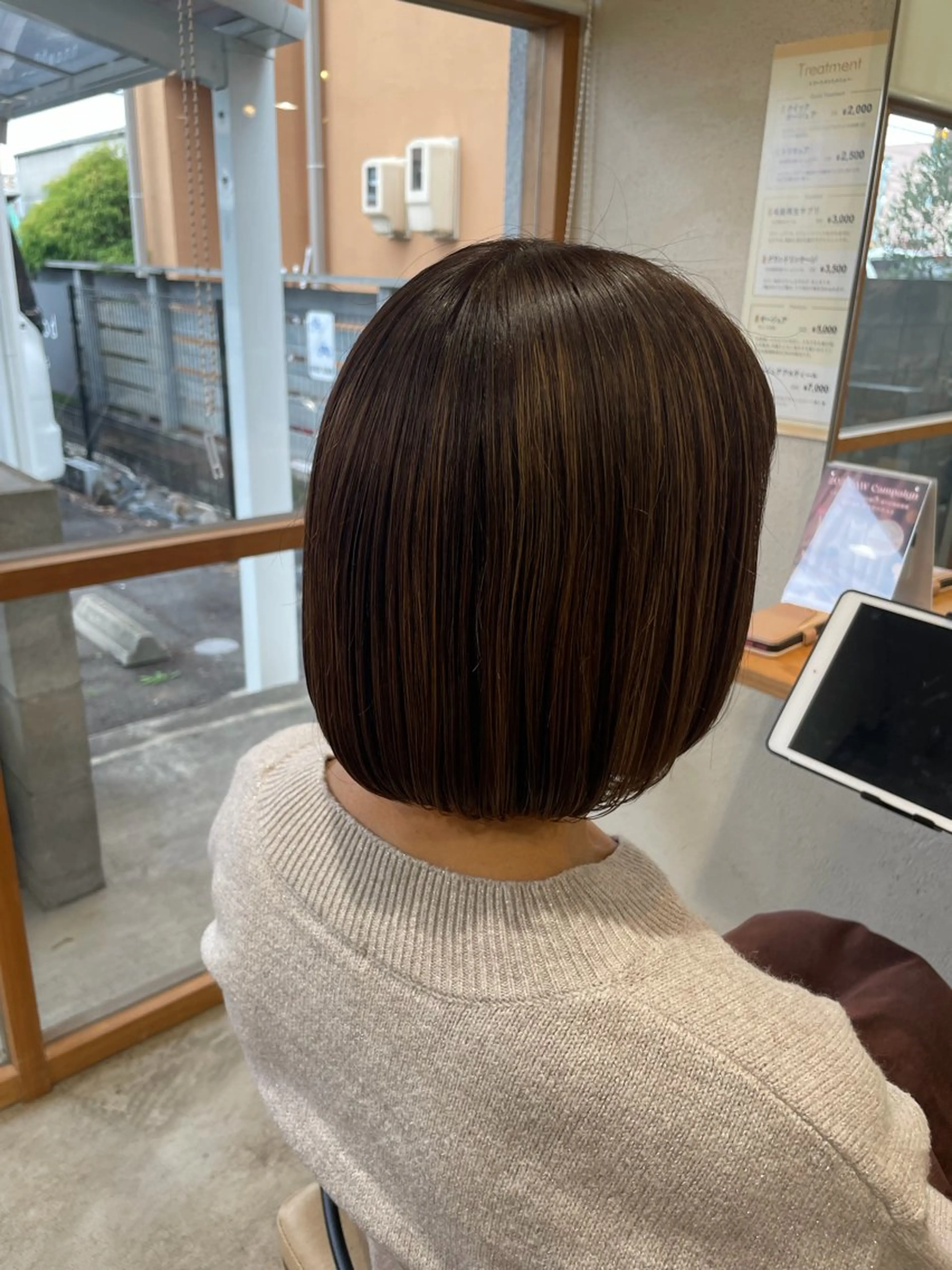 ミディアム ボブ カット momoka 女性限定のヘアスタイル