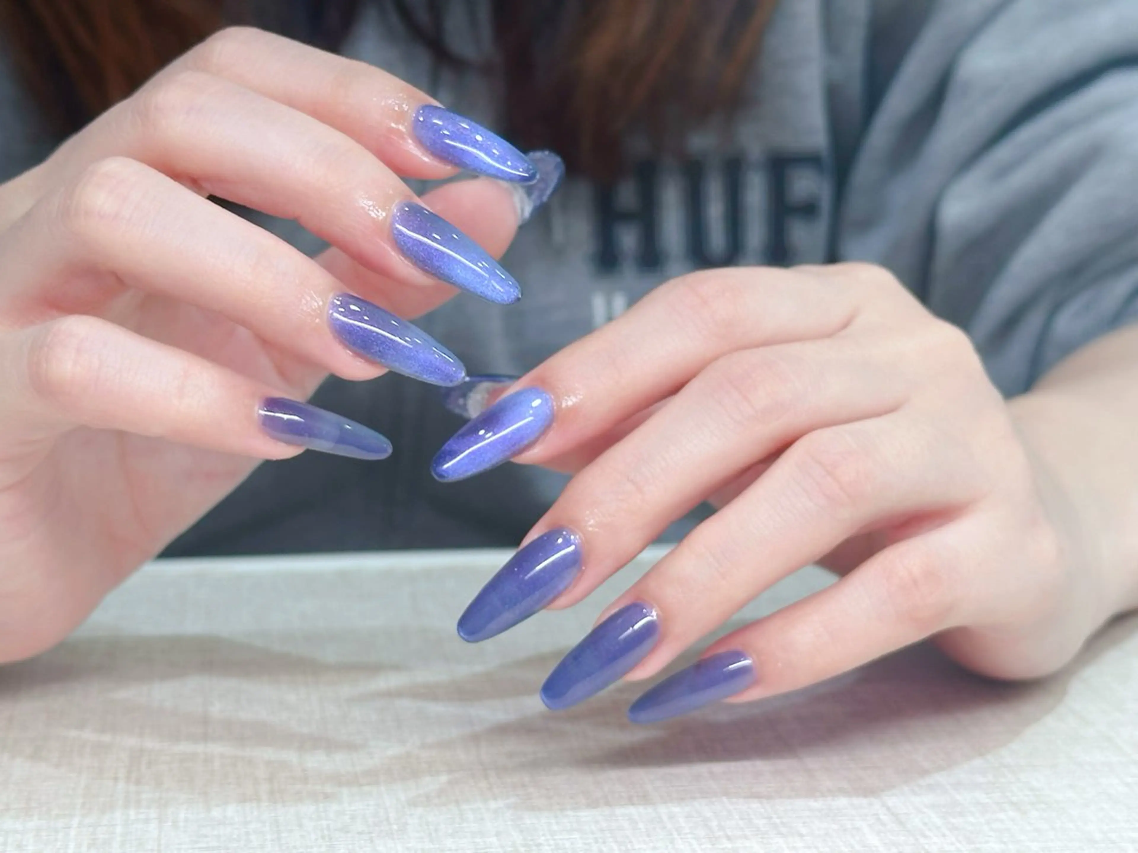 ネイル オーロラネイル ブルー チークネイル 長さ出し フットネイル ハンドネイル Aki アキのネイルデザイン