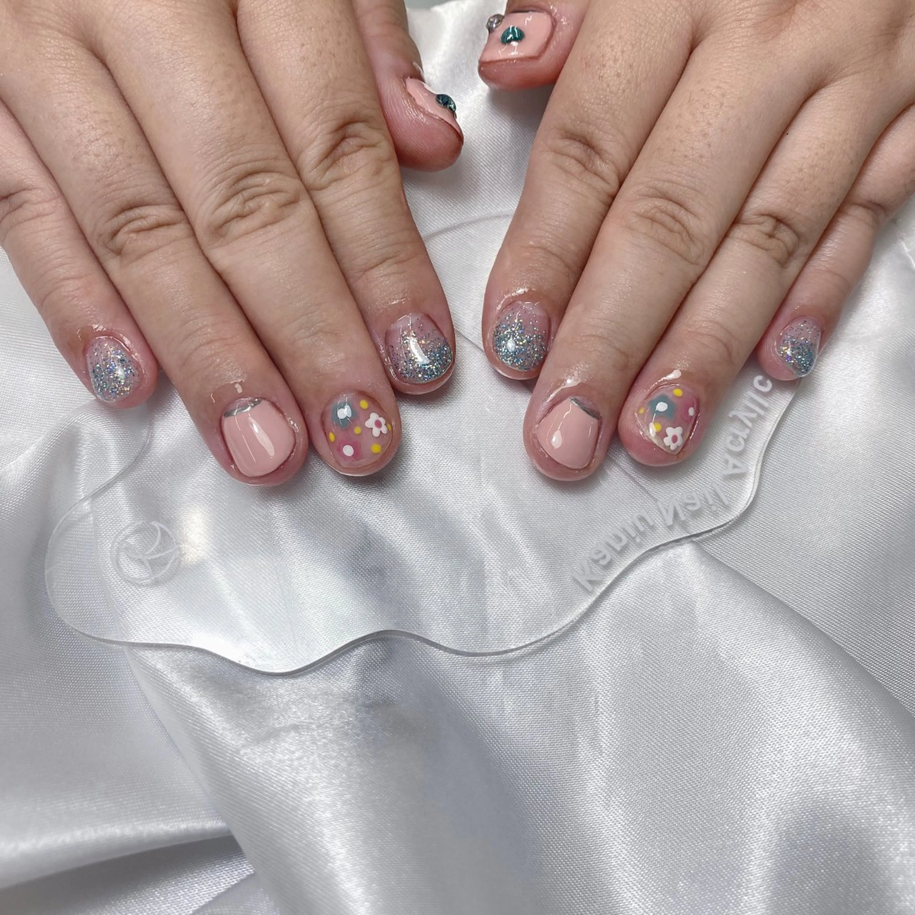 ネイル Tagi 銀座所属・Tagi Nail 銀座店のネイルデザイン