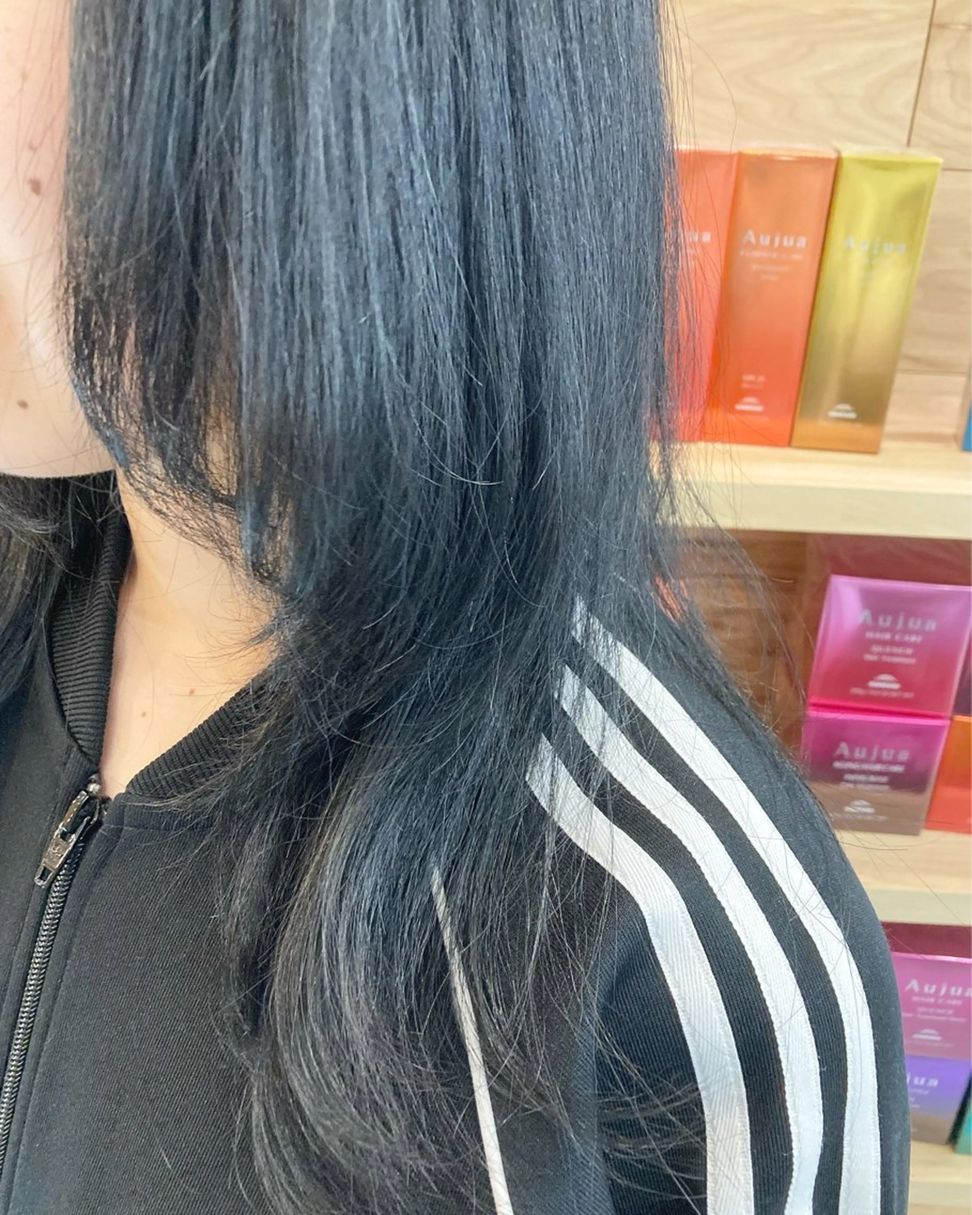 カラー 黒髪 ブリーチ ブルーカラー ブルーブラック 透明感カラー ヘアカラー 樋口 江理香のヘアスタイル