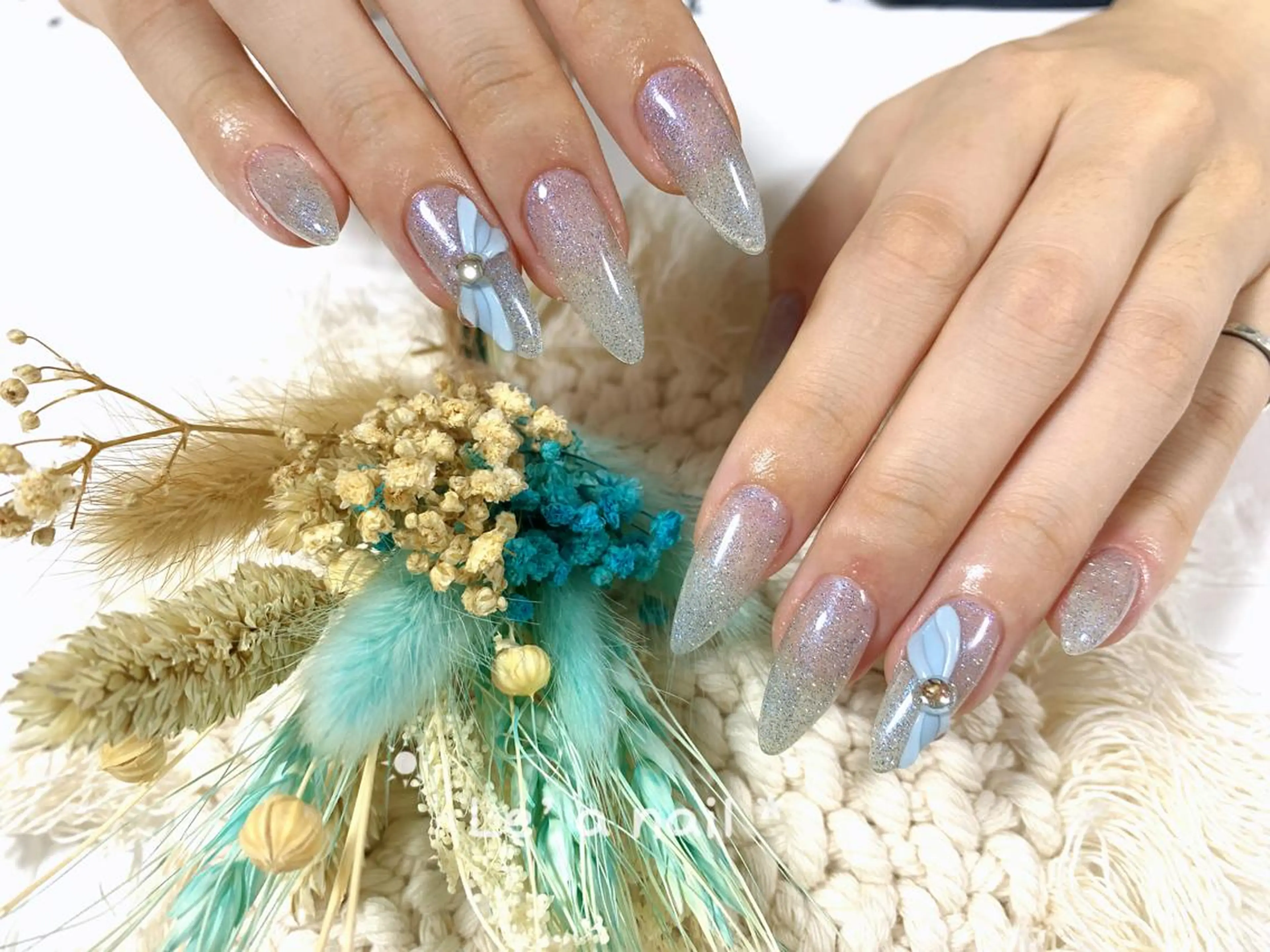 ミディアム カラー ネイル Lea NAILsalon所属・Le’a NailSalonのネイルデザイン