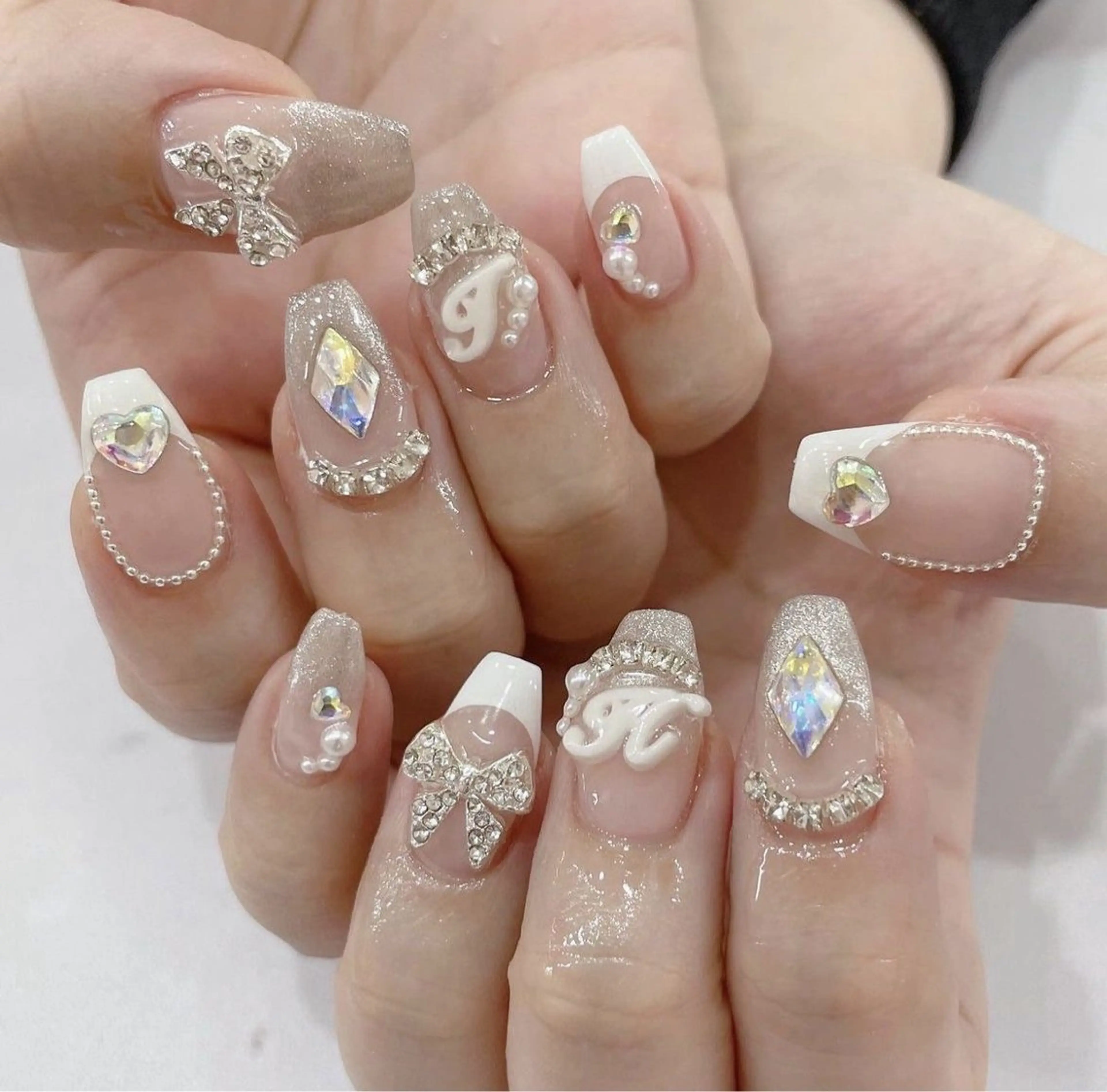 ネイル マグネットネイル ミラーネイル ピンク 冬ネイル Lee Nailsのネイルデザイン