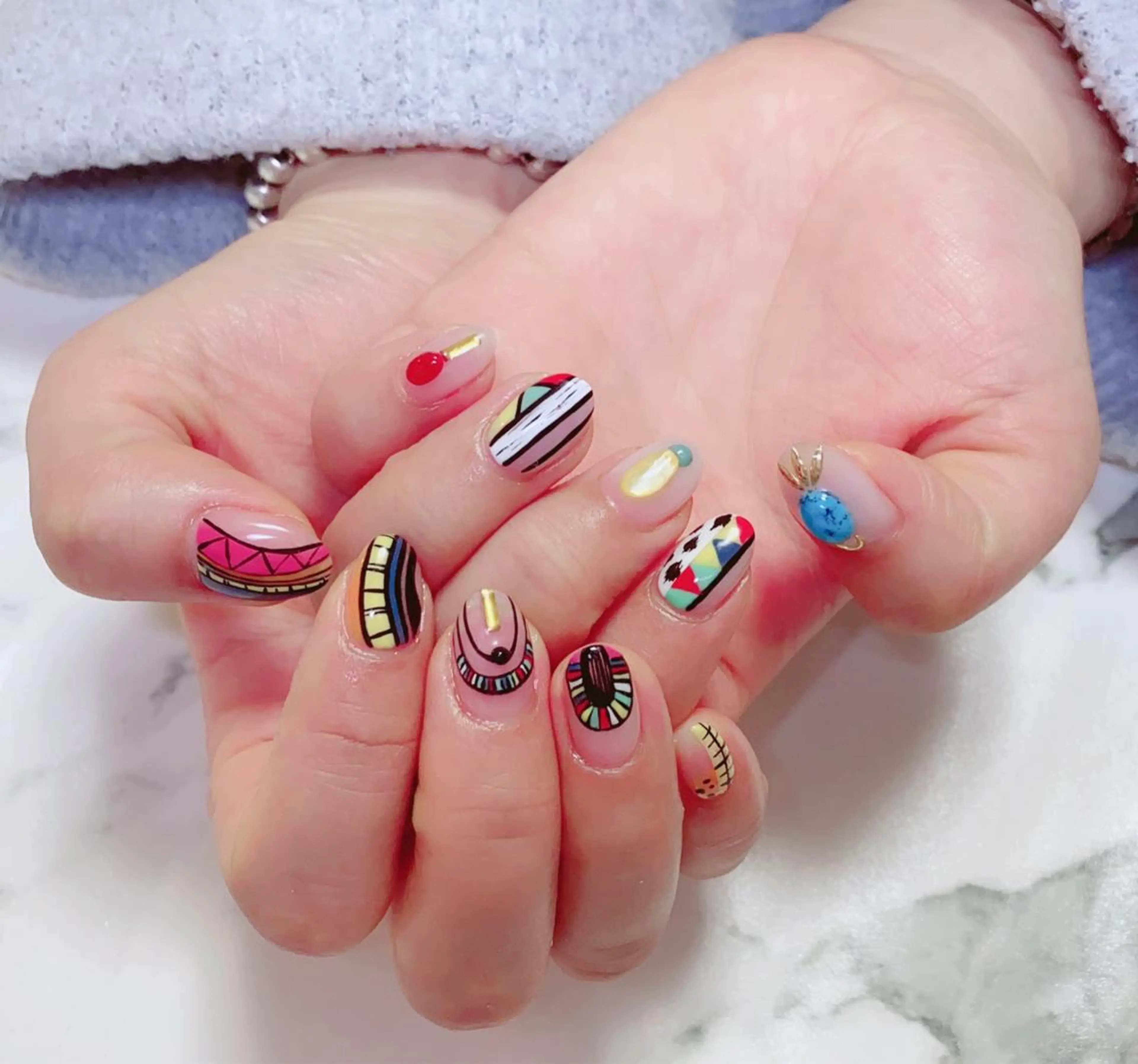 ロング カラー ネイル アートネイル Q Free nailsのネイルデザイン