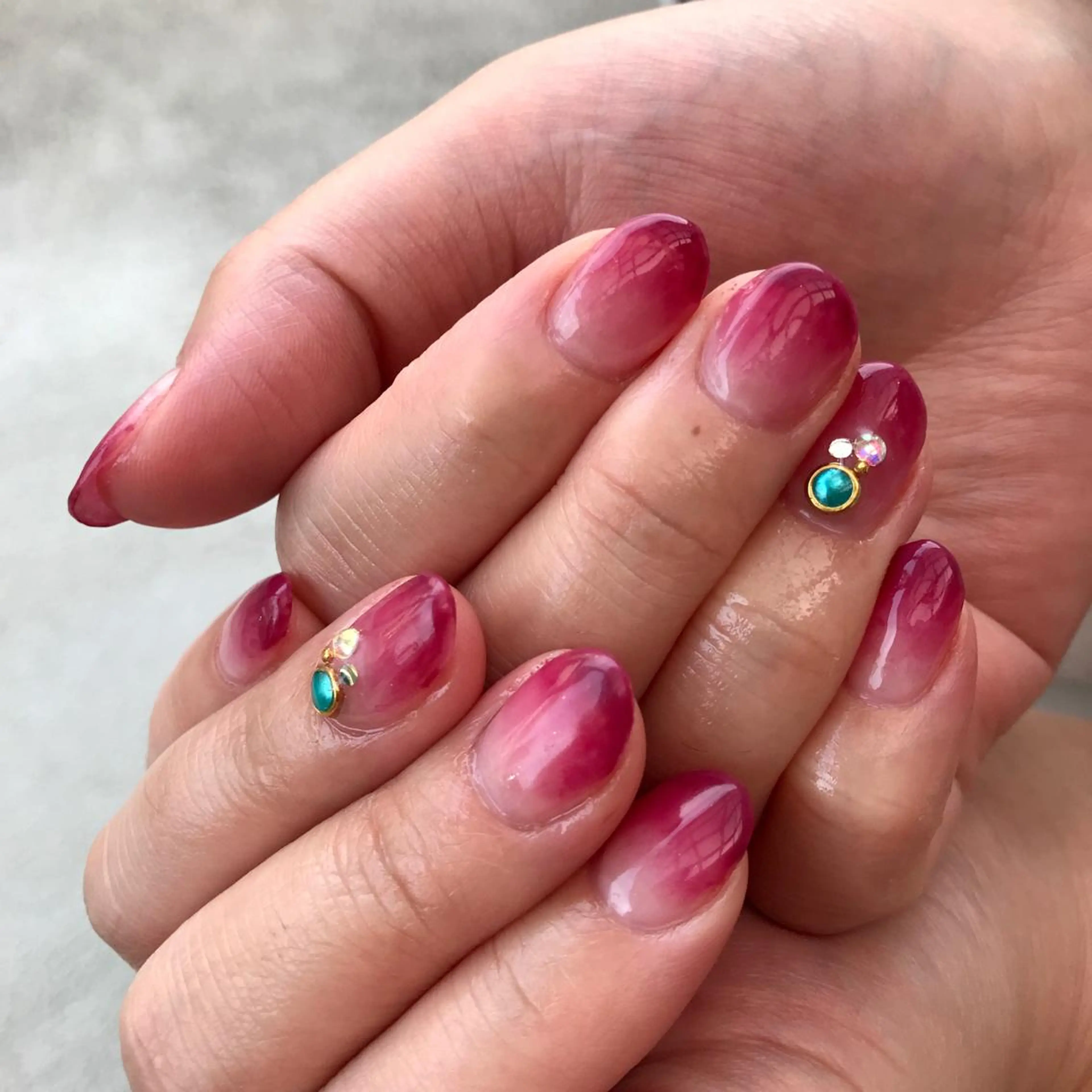 ネイル ストーンネイル 美尽  BIZIN所属・久々 もえみのネイルデザイン