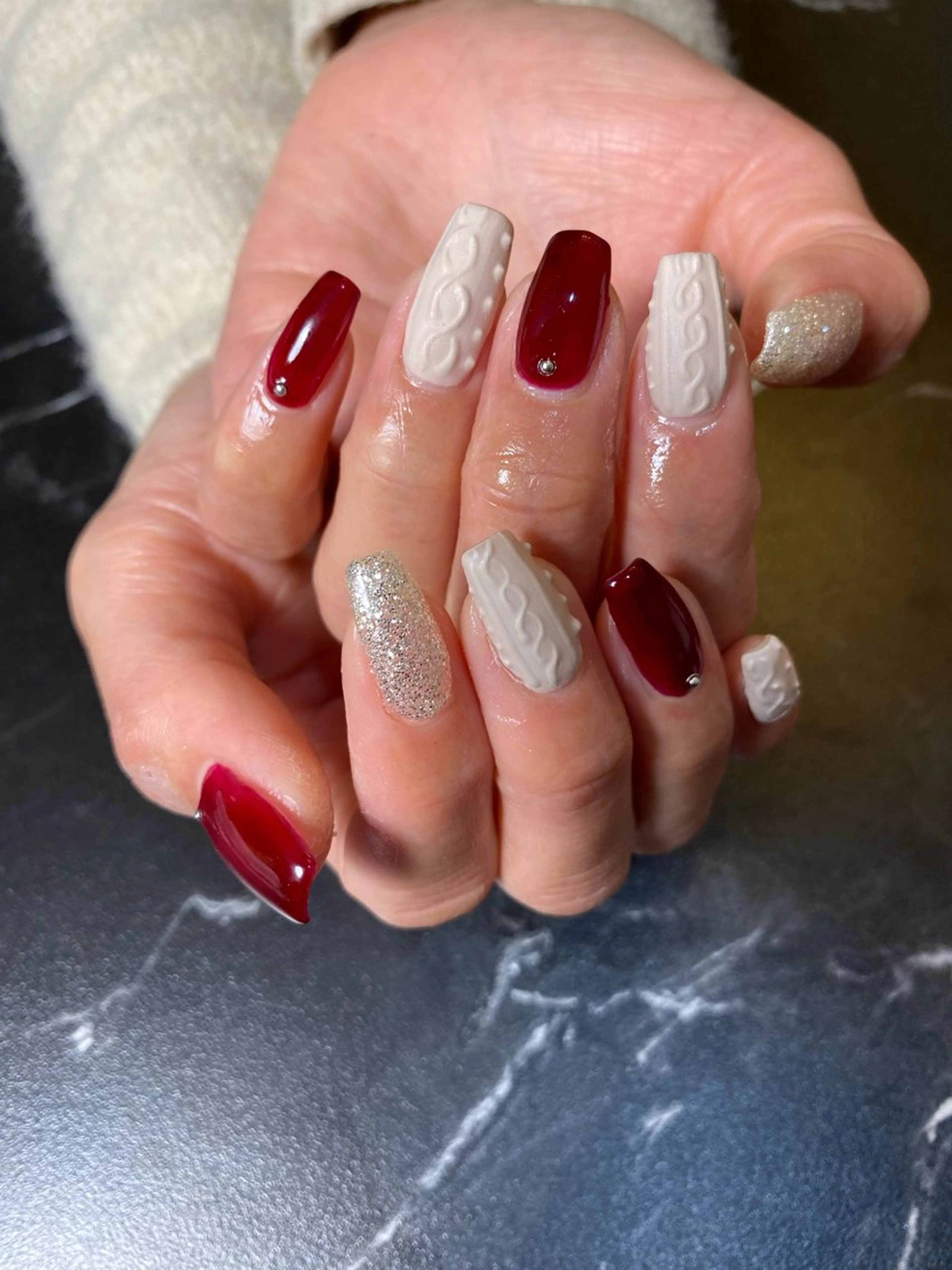 ネイル ボルドー ハンドネイル Ｌｉｔ所属・Ｌｉｔ .のネイルデザイン