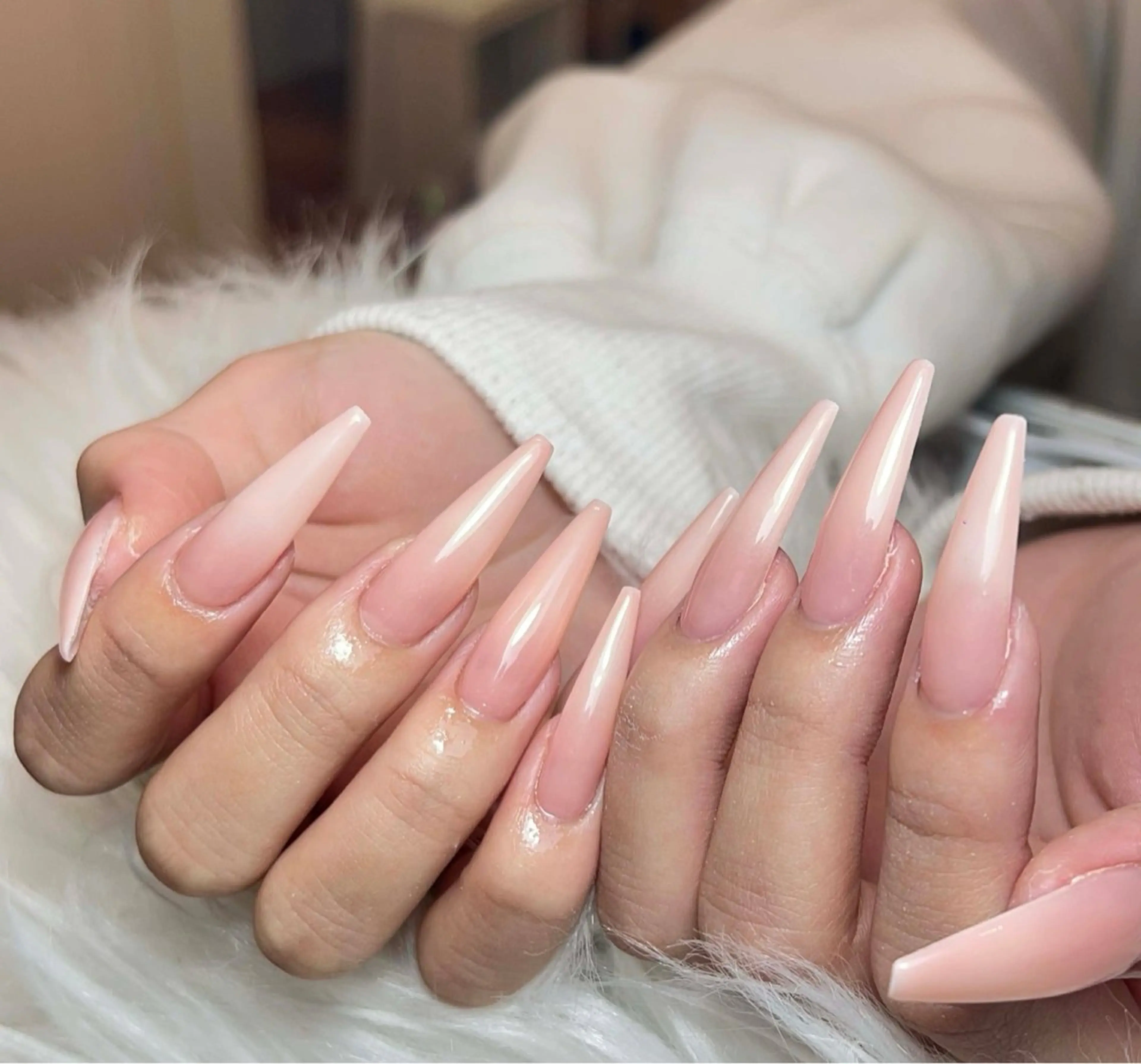 ネイル オーロラネイル クリアネイル フラッシュネイル ジェルネイル グラデーション ハンドネイル ZUZU AMEE NAILのネイルデザイン
