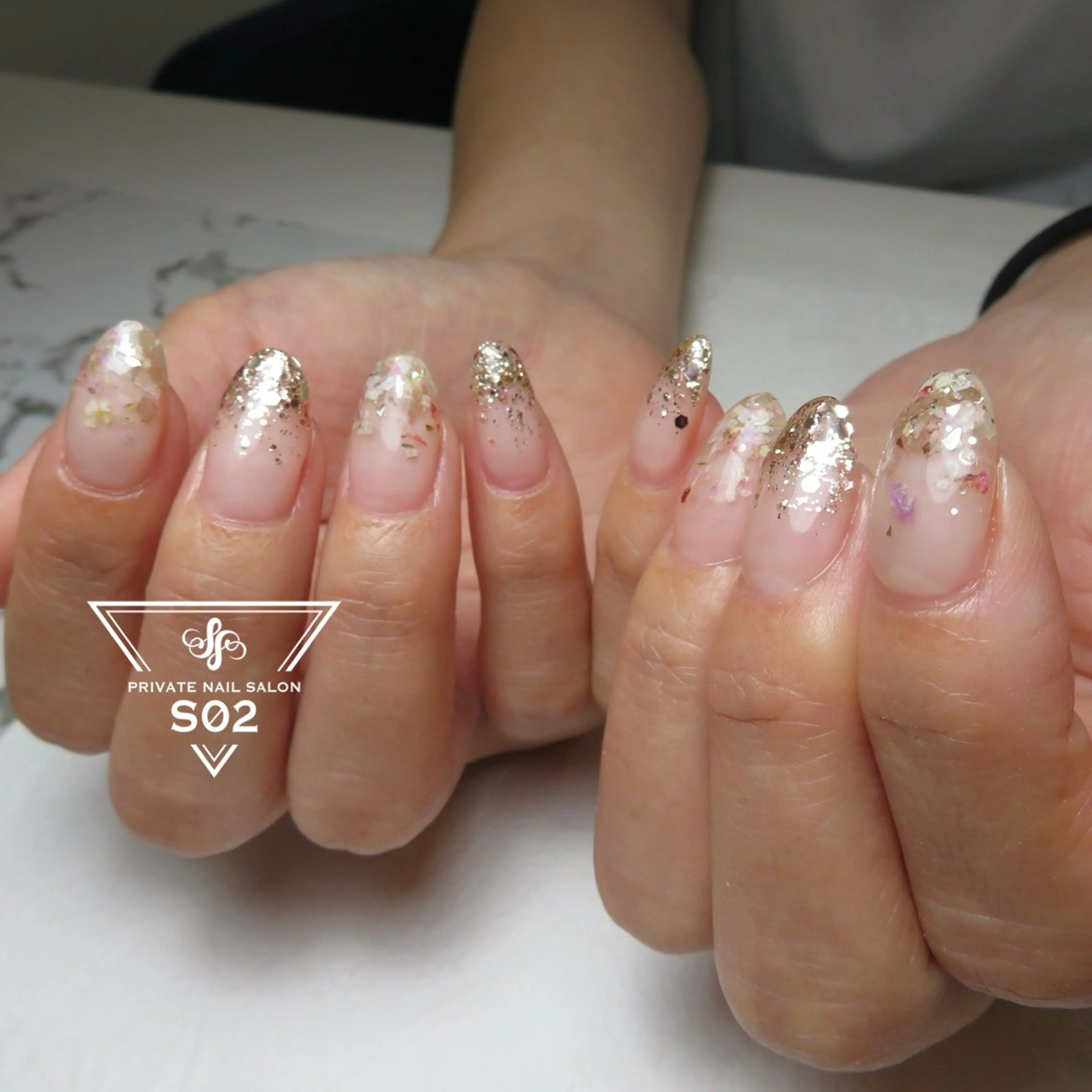 ネイル キラキラネイル ラメ(グリッター) S02 𝙲𝚑𝚒𝚎のネイルデザイン