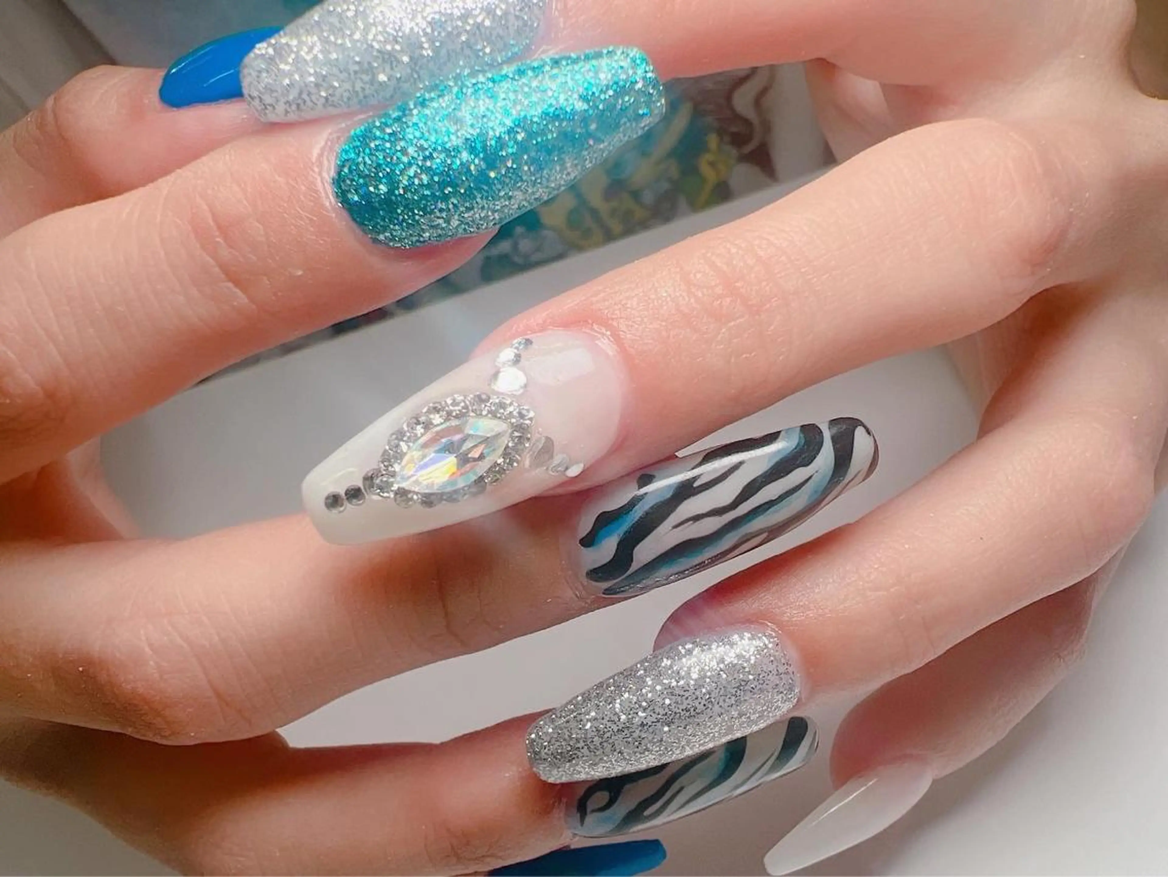 ネイル ハンドネイル Nail Salon L'arc所属・💊大阪/心斎橋 moni🧠のネイルデザイン