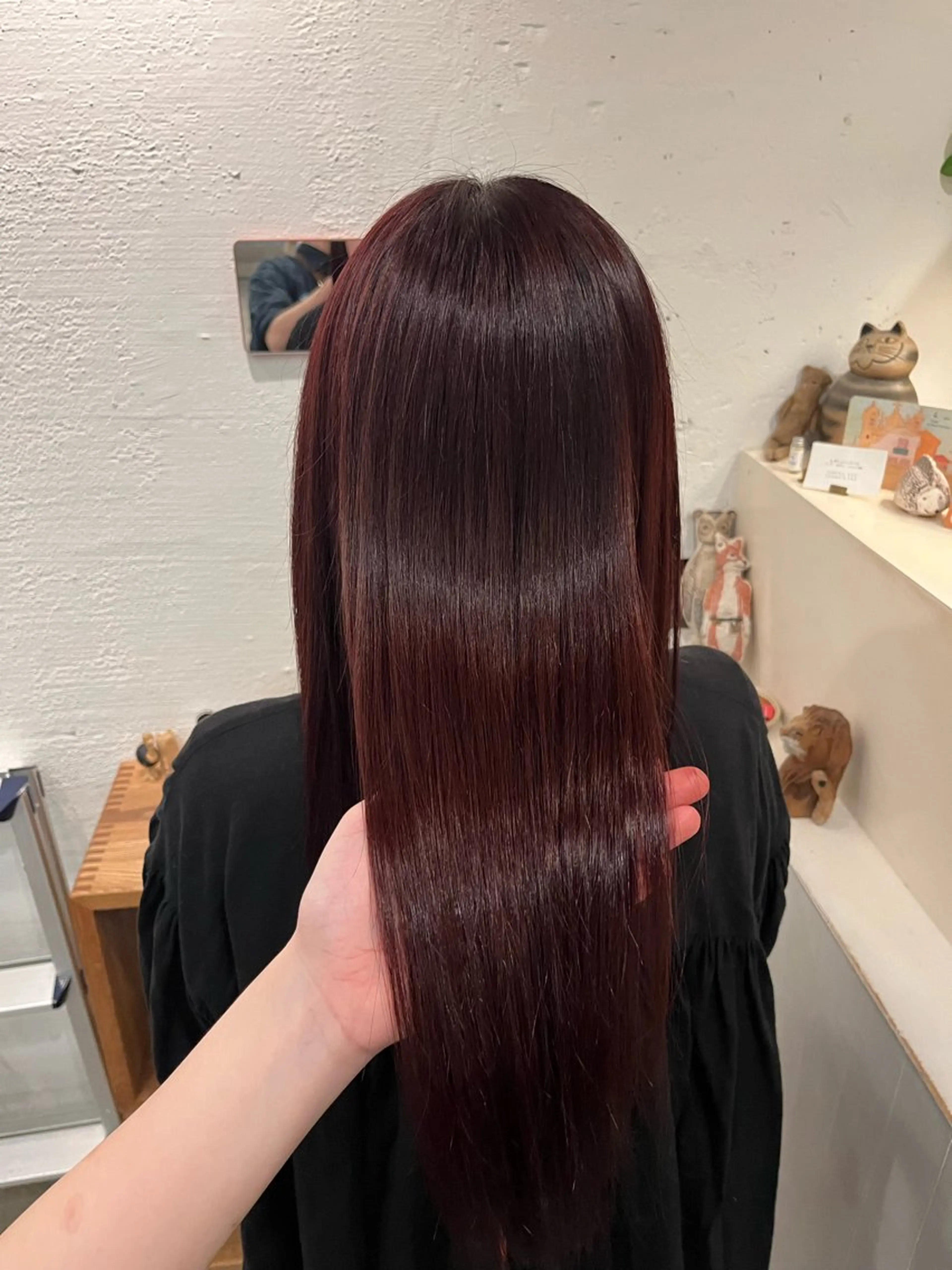 ロング カラー レッドカラー 栗林 惟のヘアスタイル