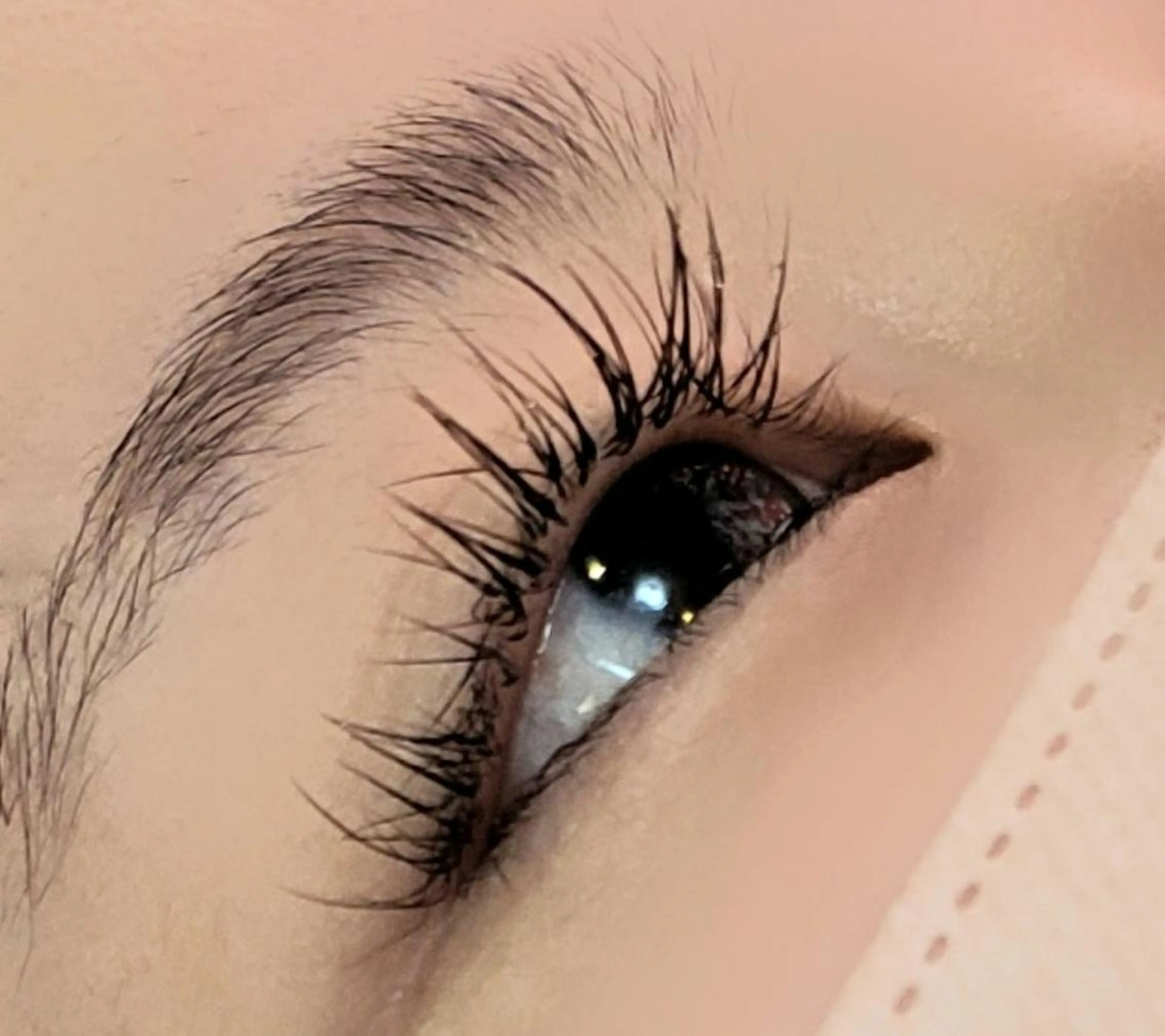 マツエク・マツパ 知久 絢音のヘアスタイル