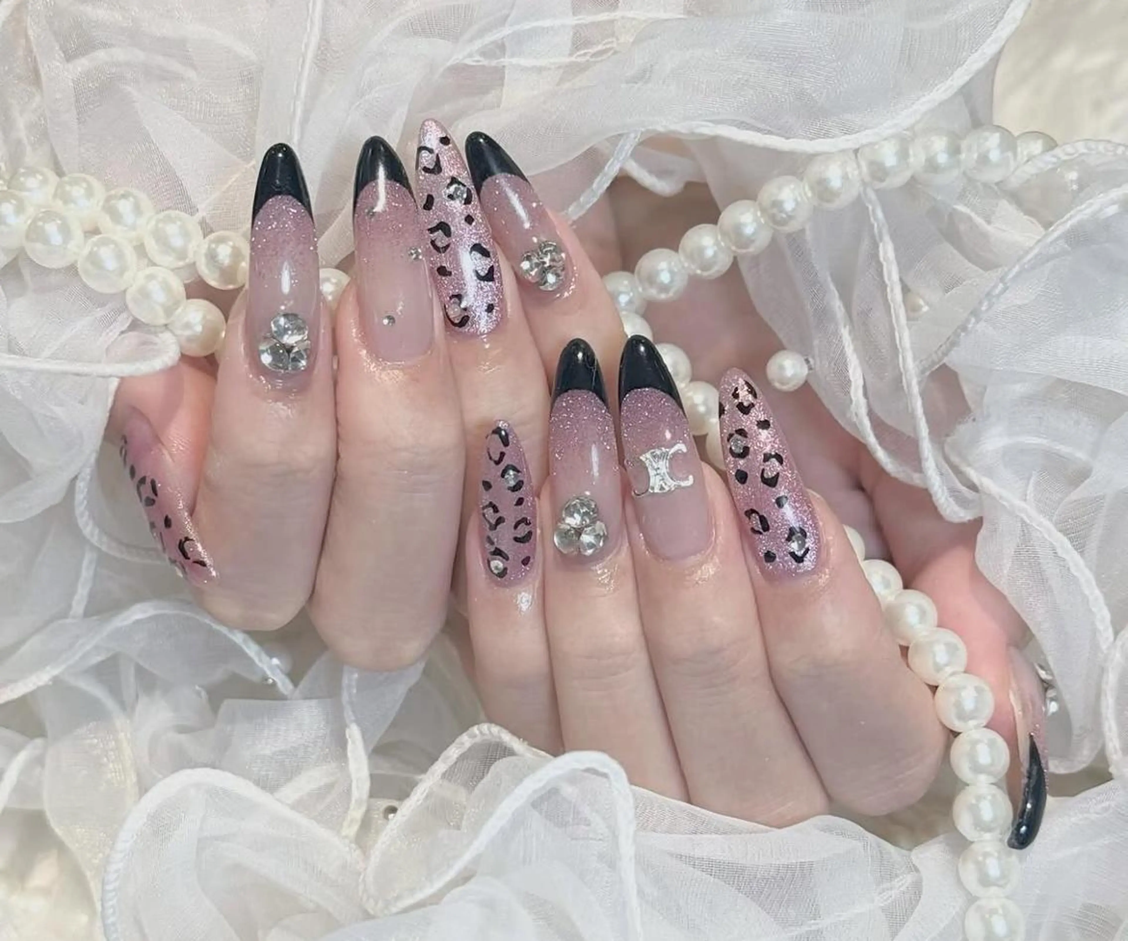 ネイル WISTERIA SAKAEのネイルデザイン