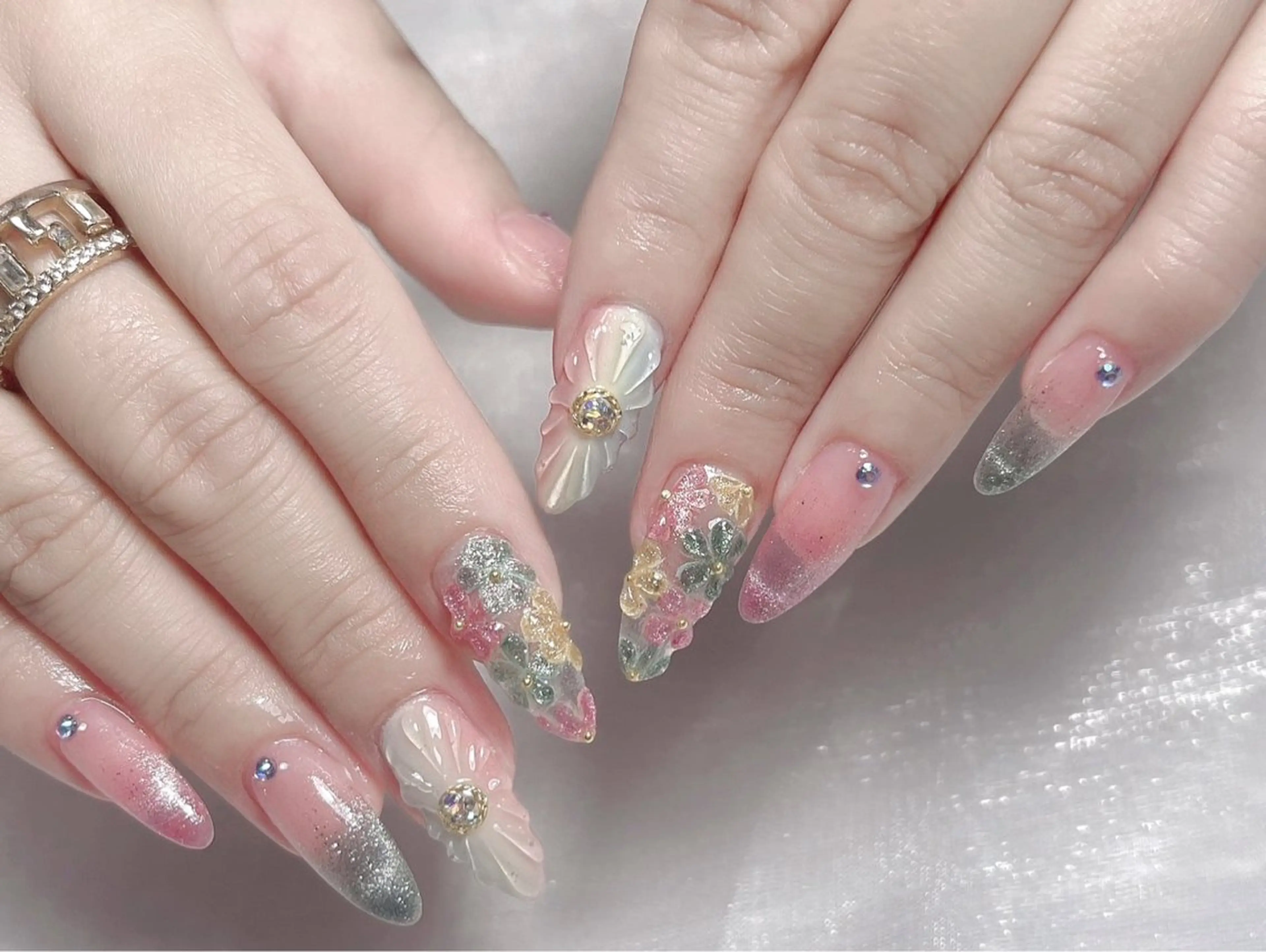 ネイル 成人式 ロングネイル マグネットネイル 大理石ネイル(マーブル) リボン ハンドネイル Amee Nail Salonのネイルデザイン