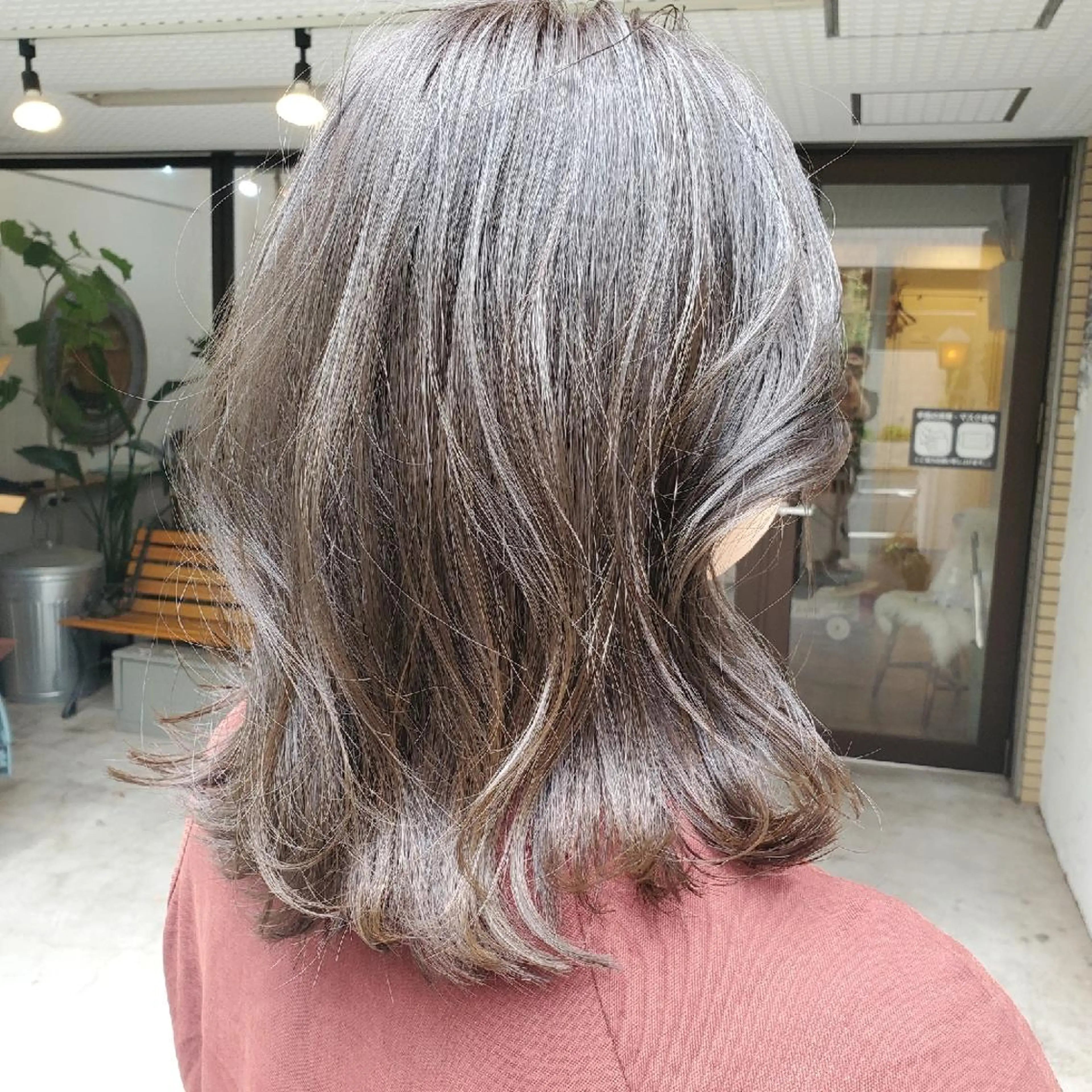 ミディアム カラー カット ヘアカラー トリートメント フリーランス所属・韓国ヘア レイヤー くびれヘアMATSUのヘアスタイル