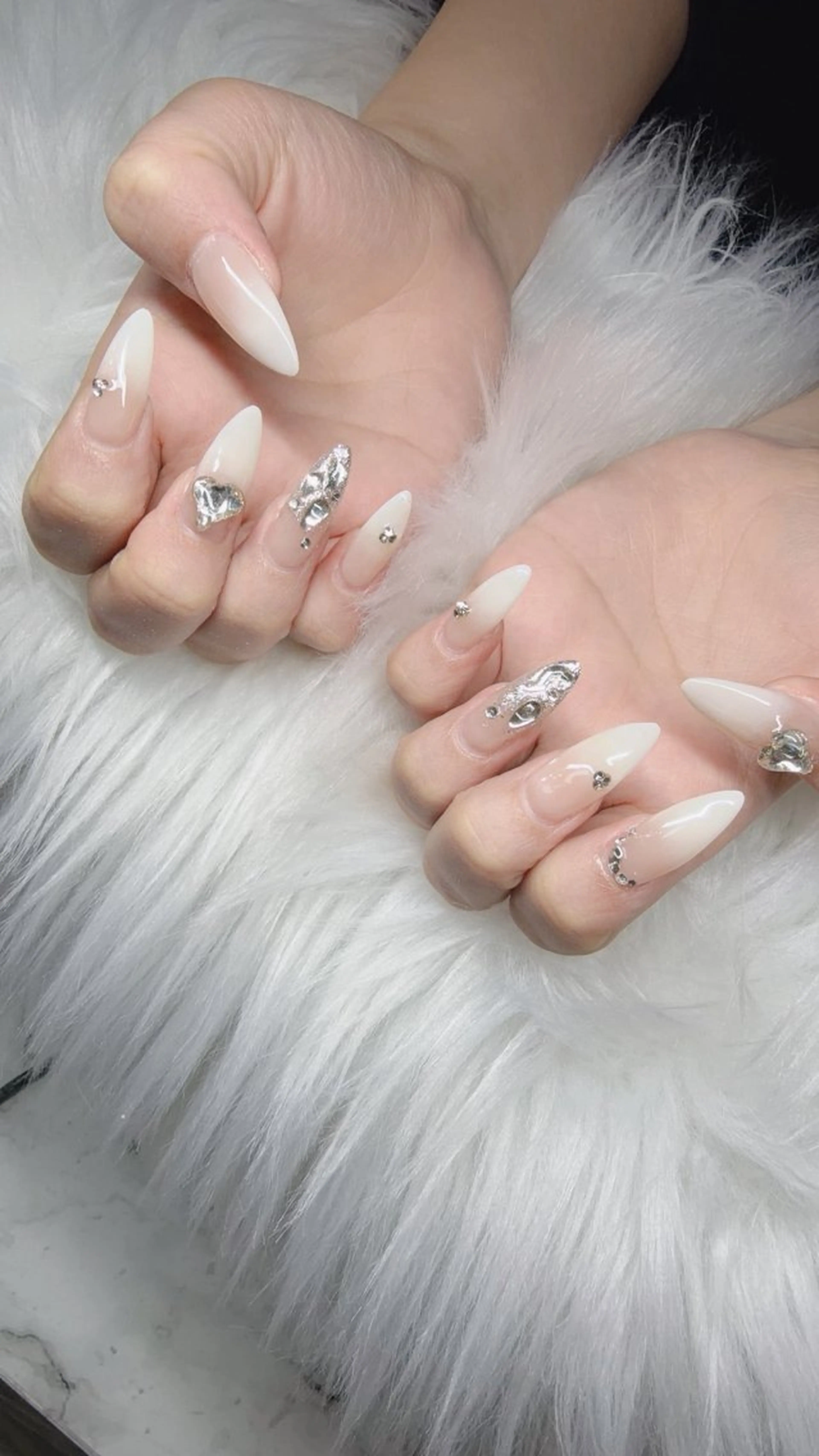 ネイル ハンドネイル Lee Nailsのネイルデザイン