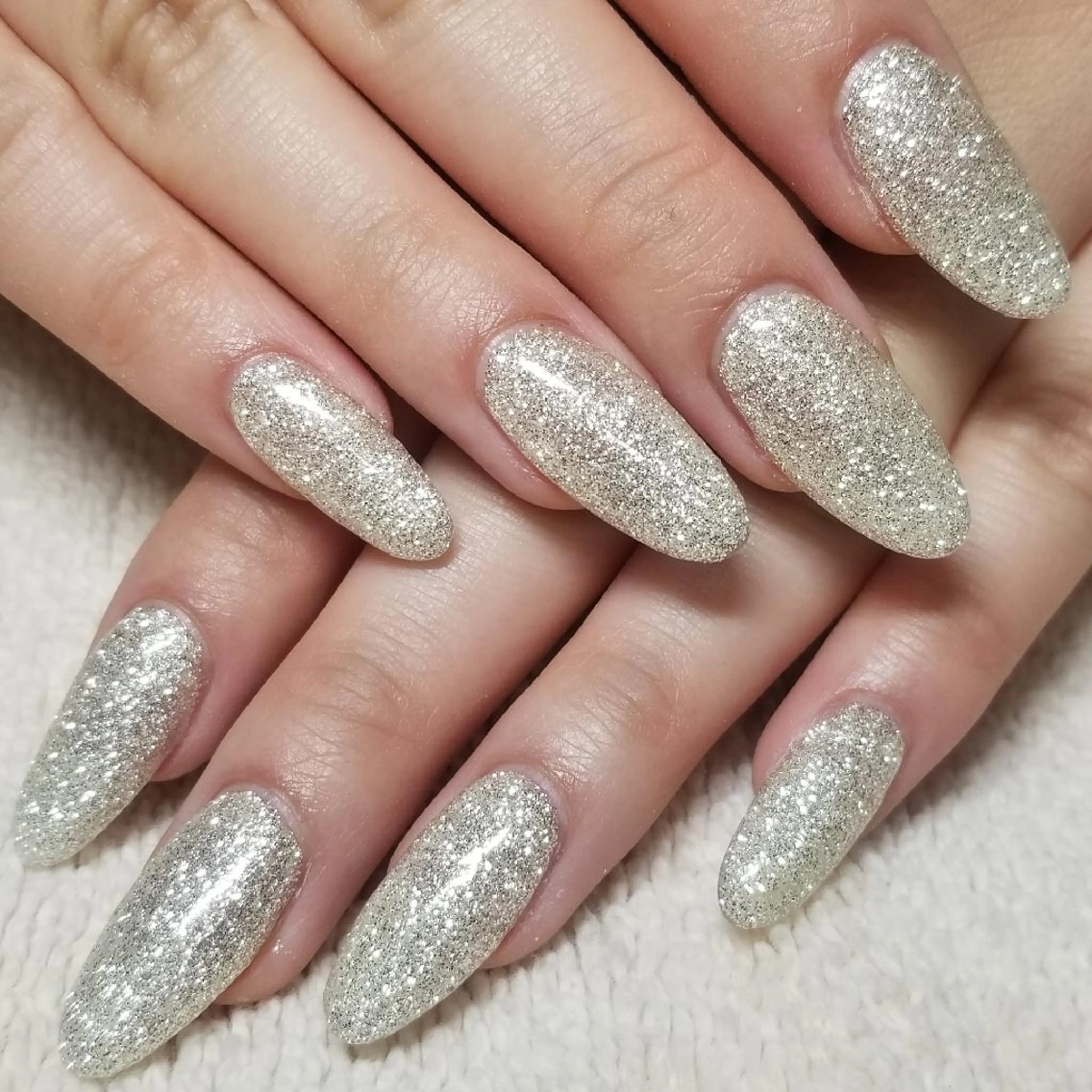 ネイル ラメ(グリッター) ワンカラーネイル シルバー シンプルネイル ハンドネイル よしだ ひろきのネイルデザイン