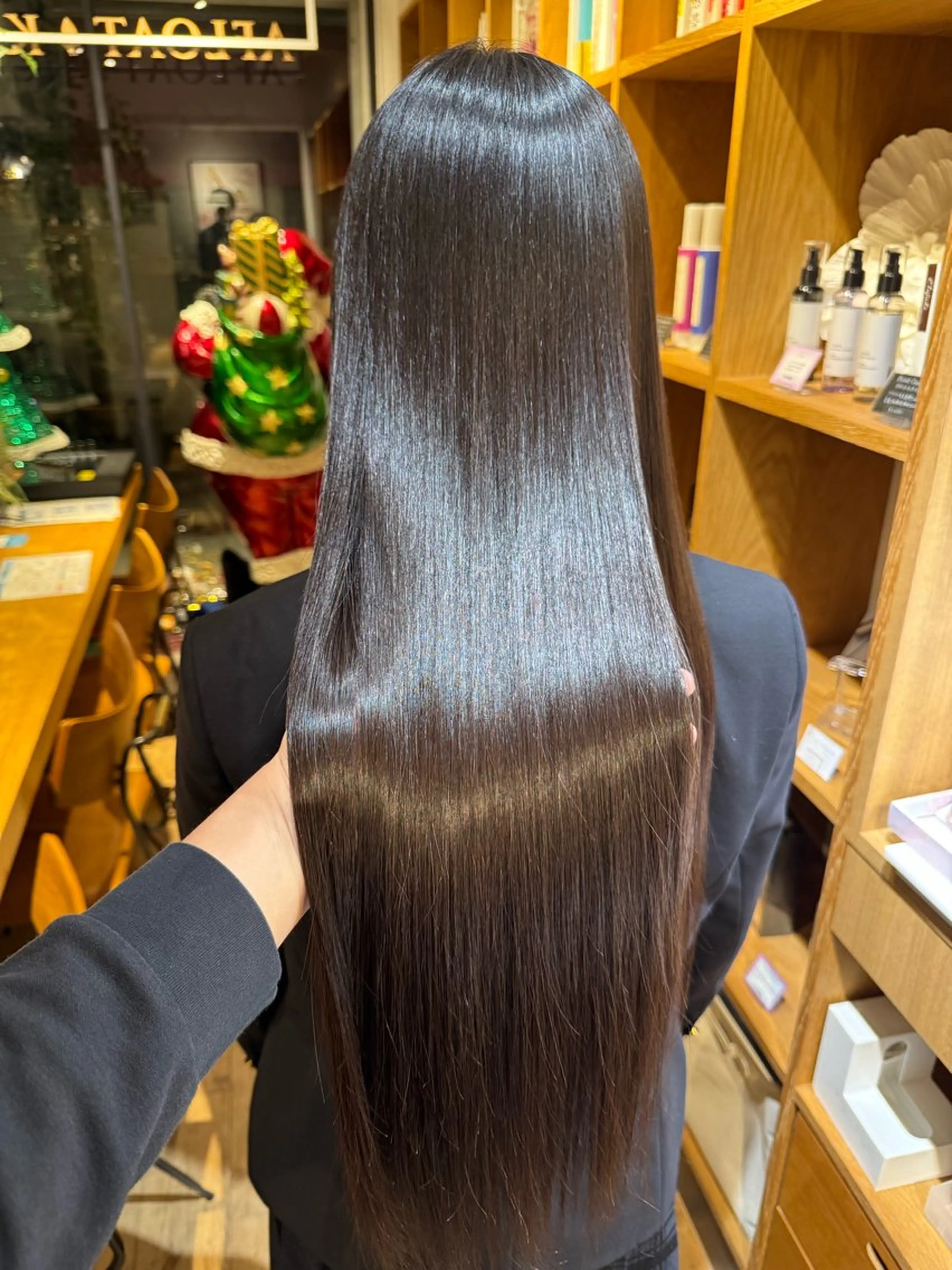 セミロング ヘアカラー トリートメント afloatkobe所属・美髪/髪質改善 川口凌弥のヘアスタイル