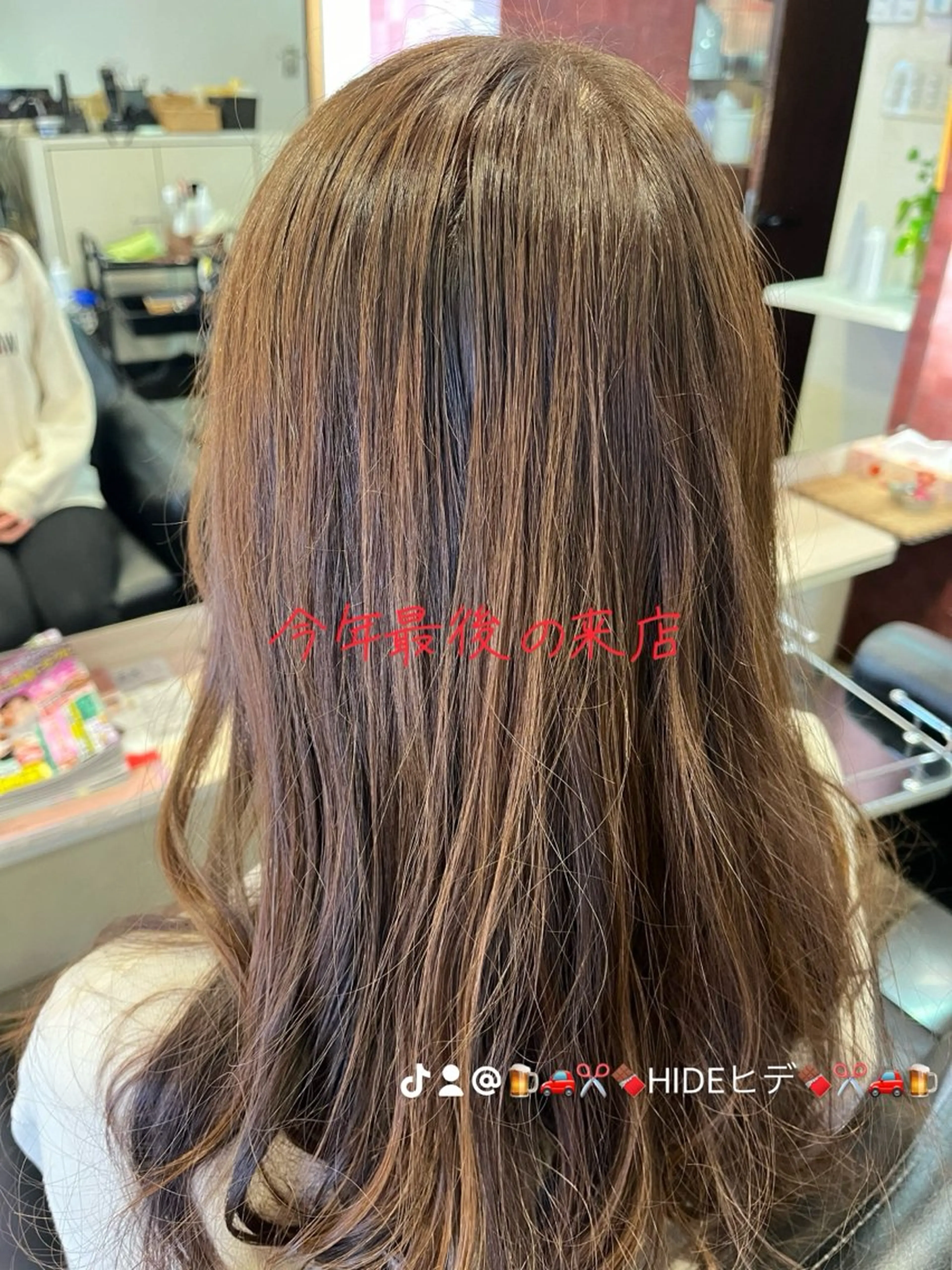 セミロング カラー エル美容室所属・織田 英之のヘアスタイル