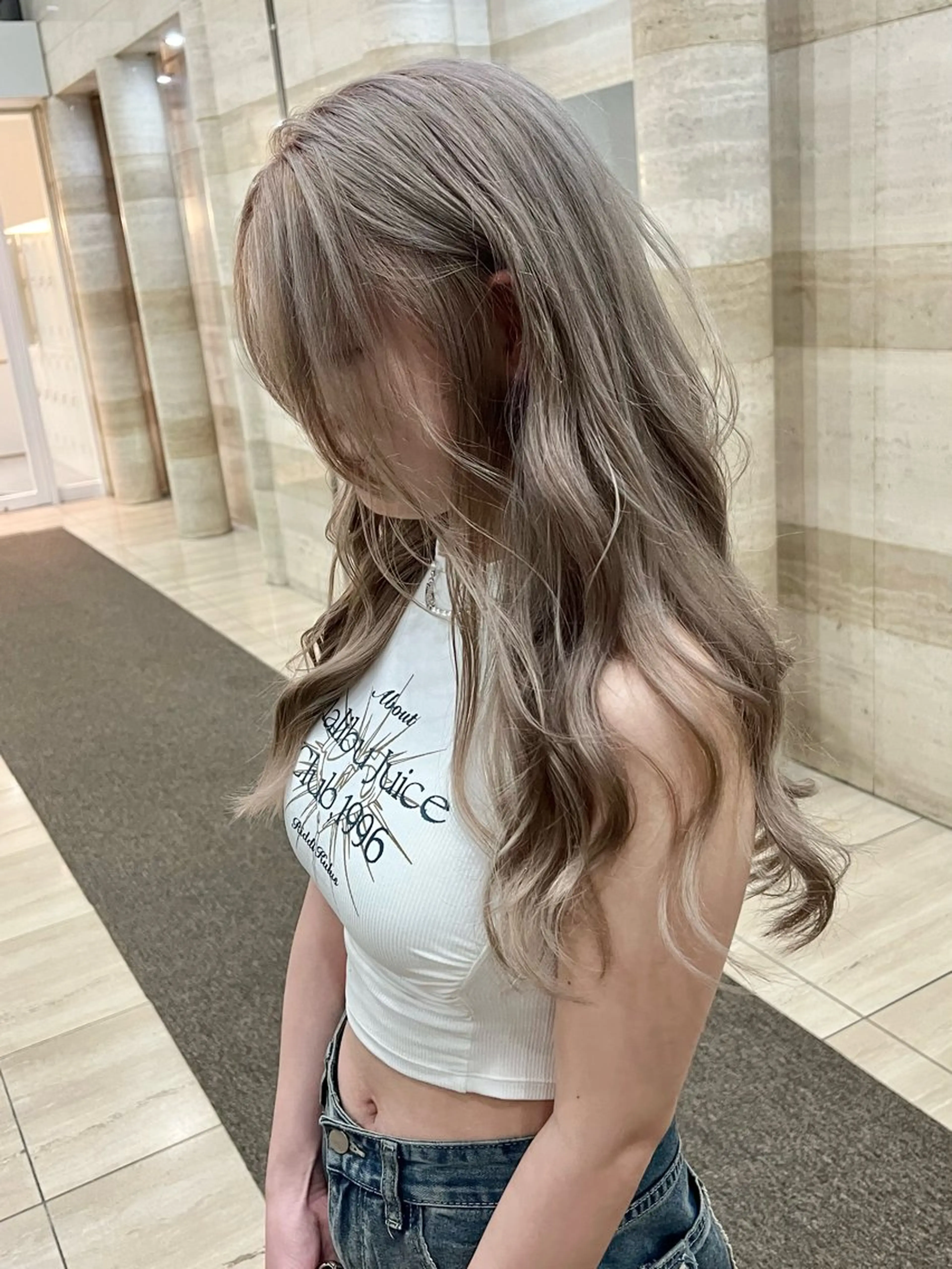 ロング カラー グレージュ ヘアカラー Via officialのヘアスタイル