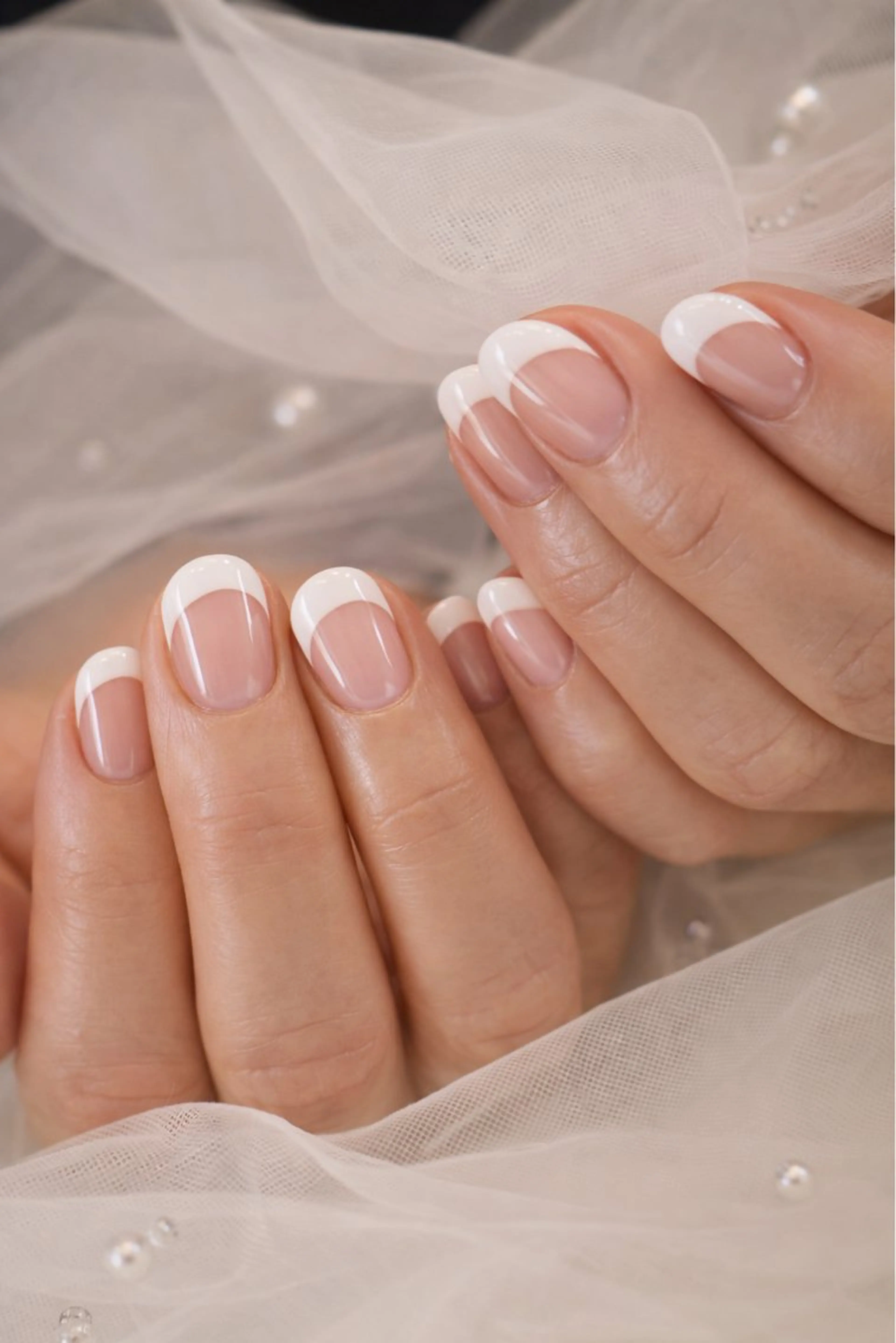 ネイル フレンチネイル ジェルネイル パラジェル LITTLE STAR所属・シスターズ ネイルのネイルデザイン