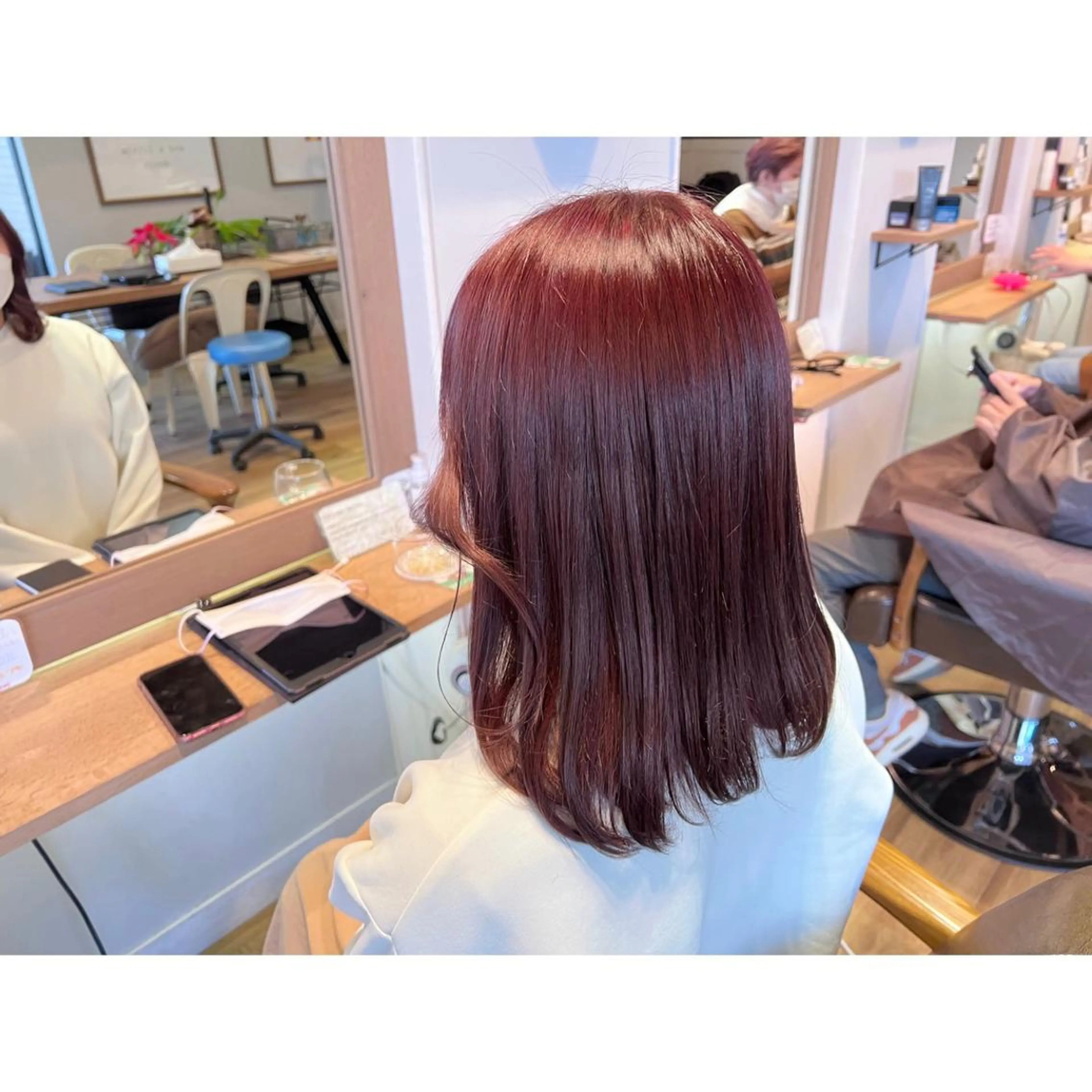 セミロング カラー ブリーチ ピンクカラー バイオレットカラー ヘアカラー トリートメント ツキダテ ユイのヘアスタイル