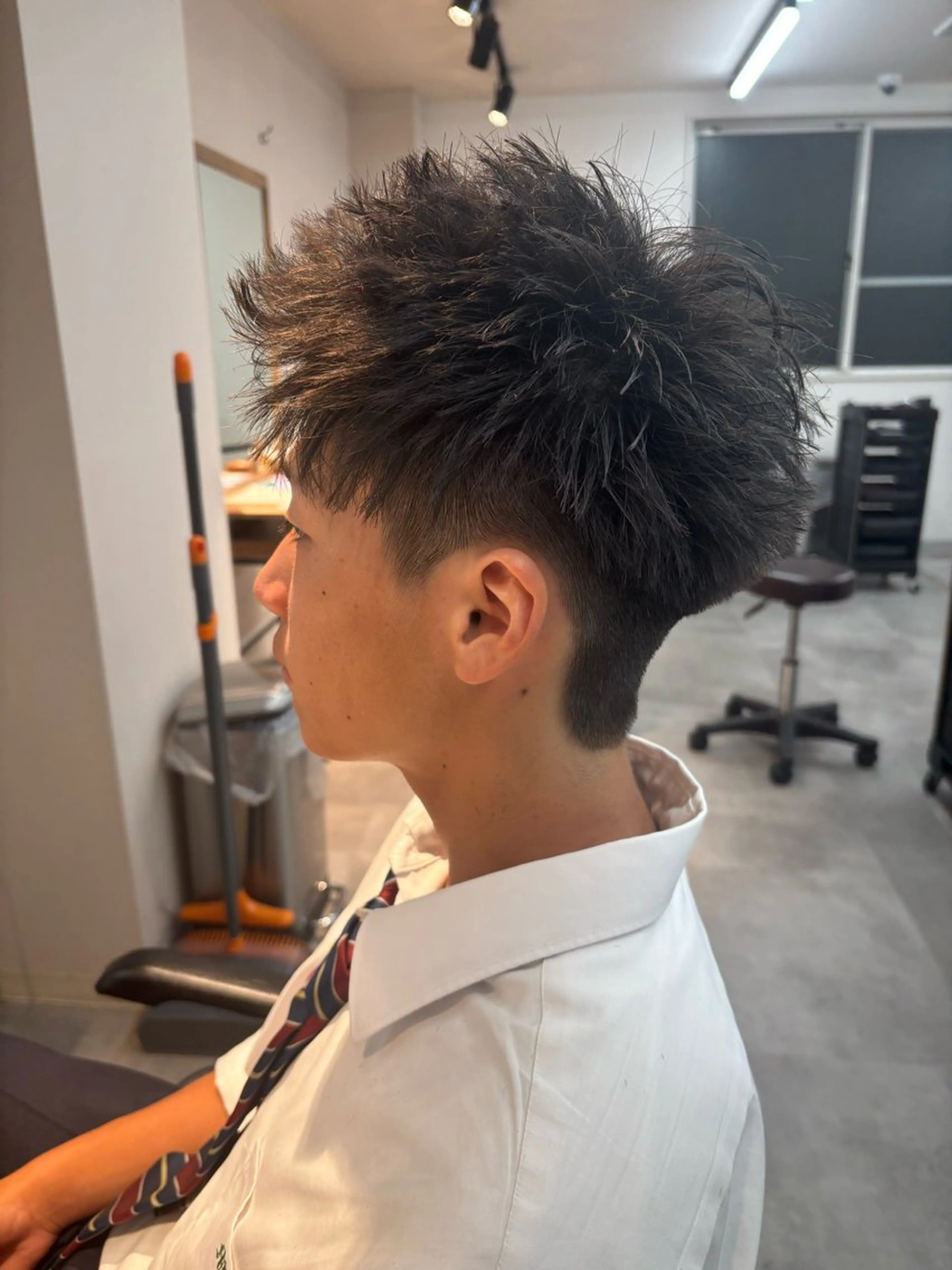 メンズ スパイキーショート カット フェザーパーマ/韓国 /メンズカット保立のヘアスタイル