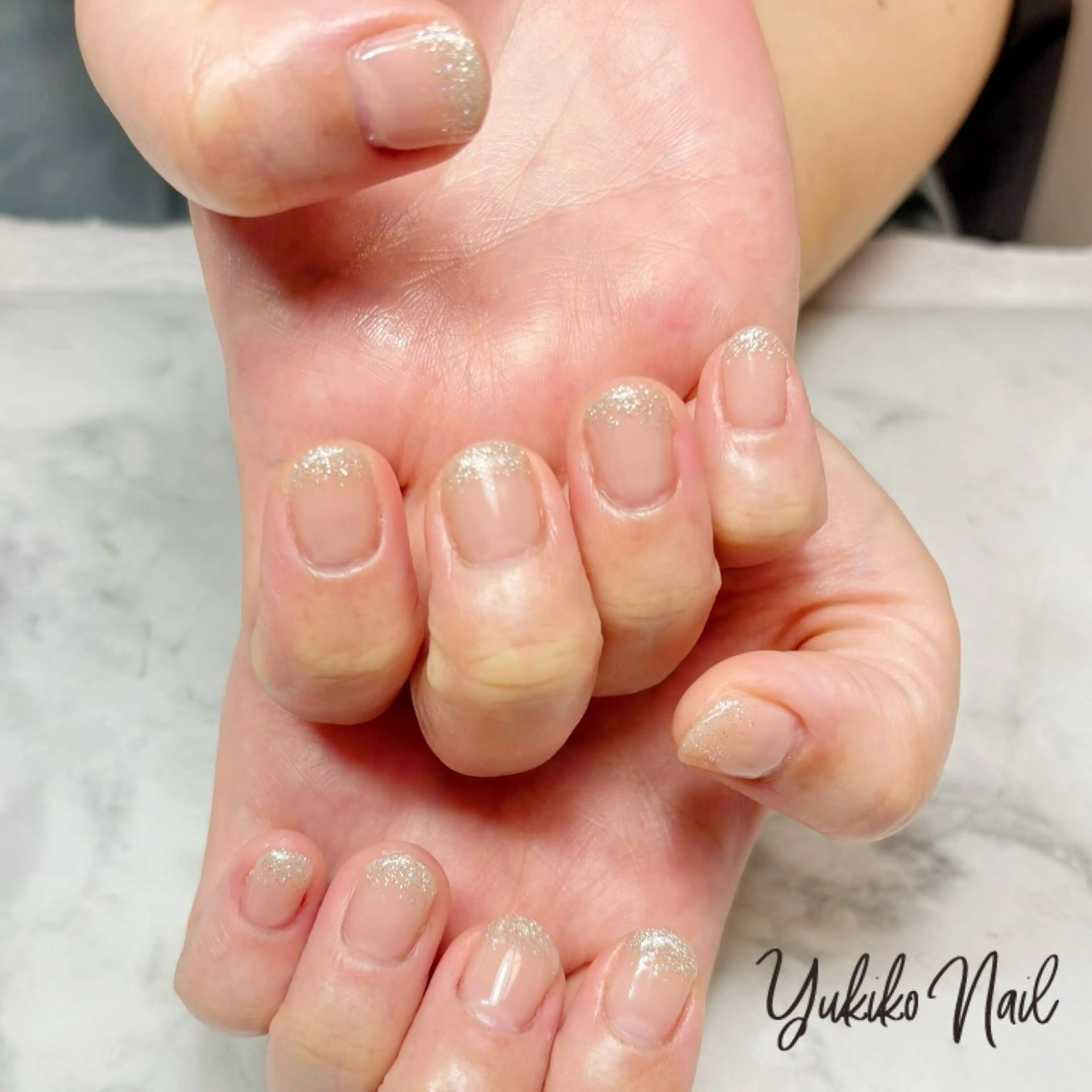 ネイル フラッシュネイル グラデーション ラメ(グリッター) ラメグラデーション ブライダルネイル ハンドネイル ユキコ ネイルのネイルデザイン
