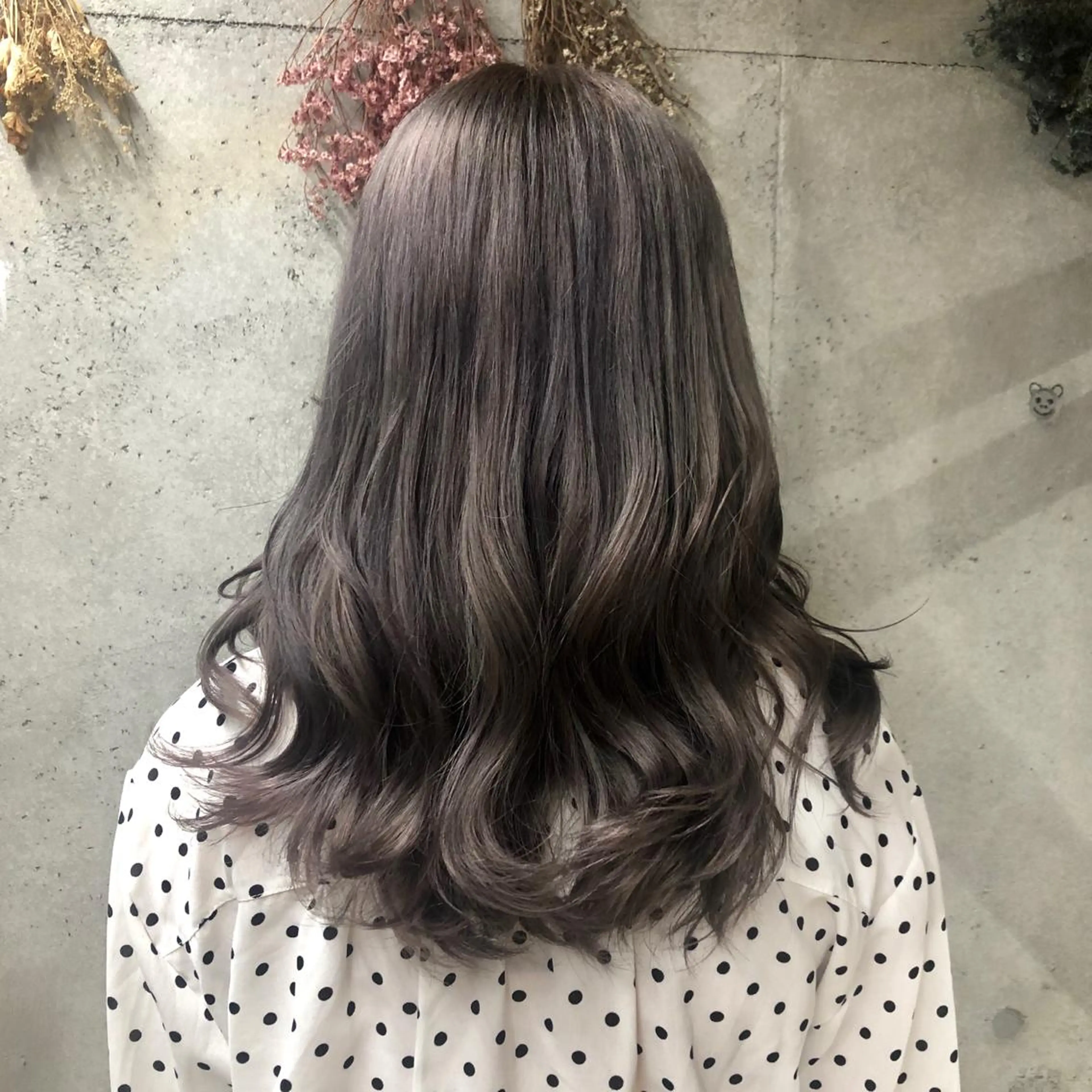 ロング カラー グレージュ ラベンダーカラー ラベンダーグレージュ ラベンダーグレー wakana 【ブリーチカラー】のヘアスタイル