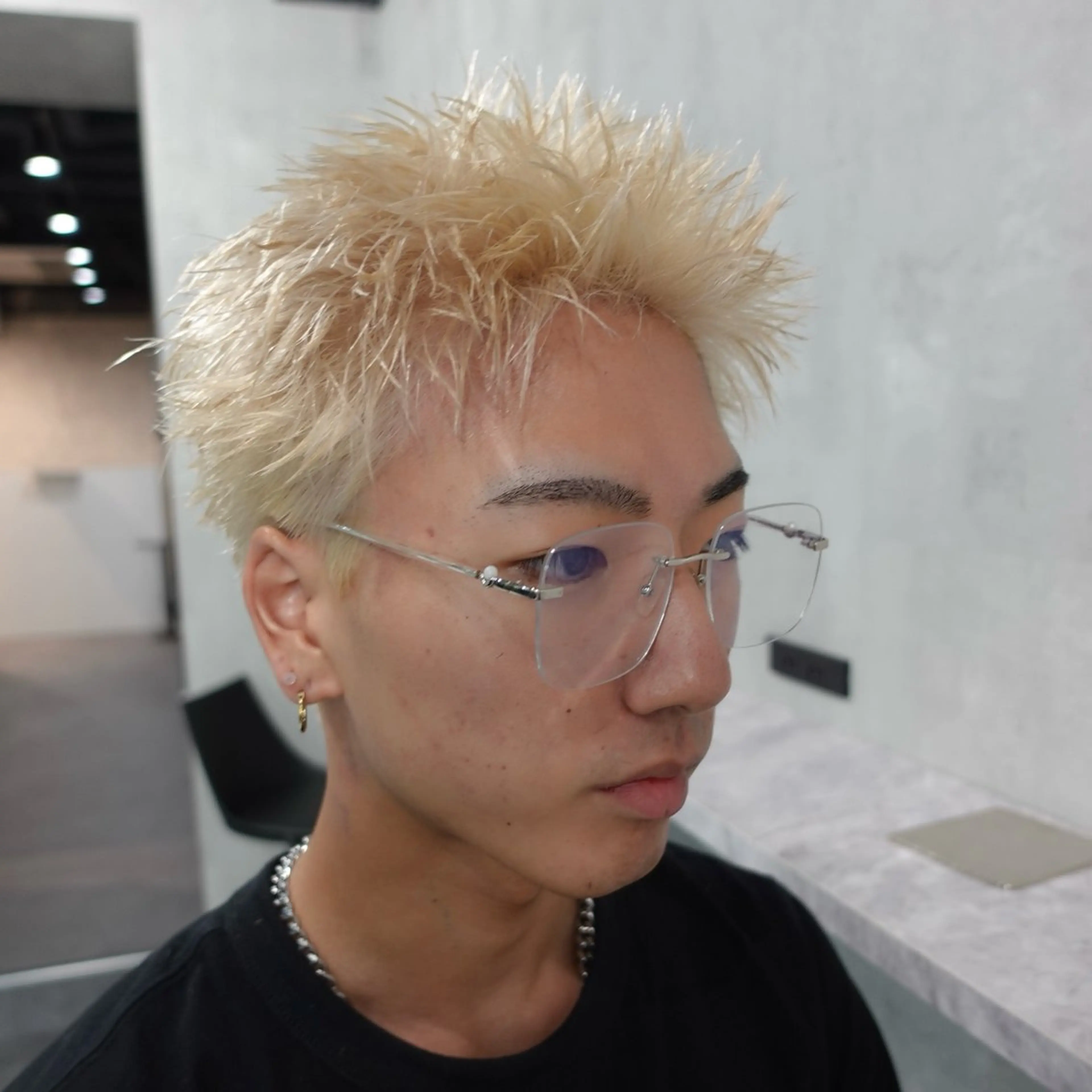 ショート カラー メンズ スパイキーショート 抜きっぱなしブロンド ブロンド ショートヘア カット ヘアカラー スパイキーショート/ 短髪/渋谷/kiyoのヘアスタイル