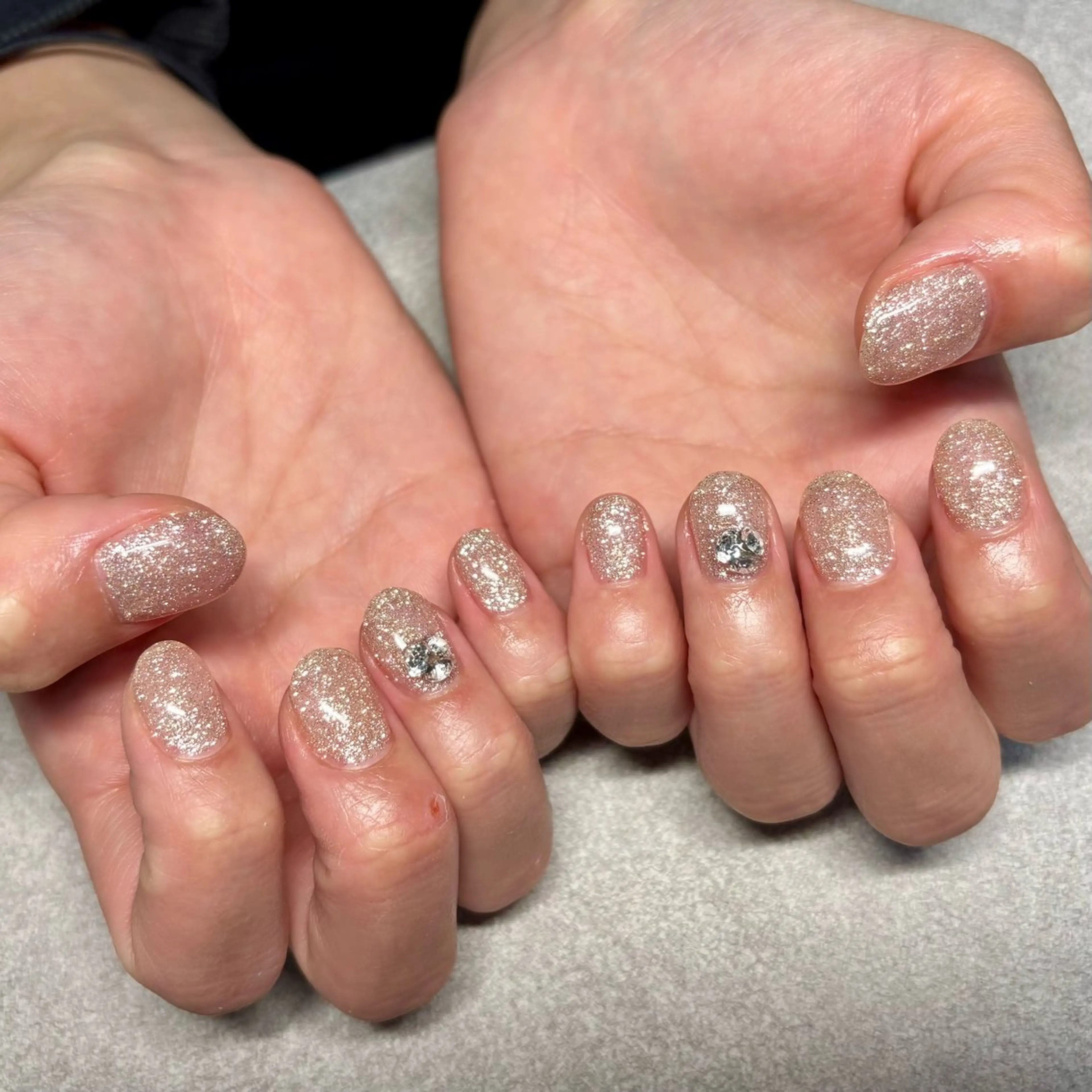 ネイル フラッシュネイル キラキラネイル ワンカラーネイル ストーンネイル ハンドネイル nail salon Lanaのネイルデザイン