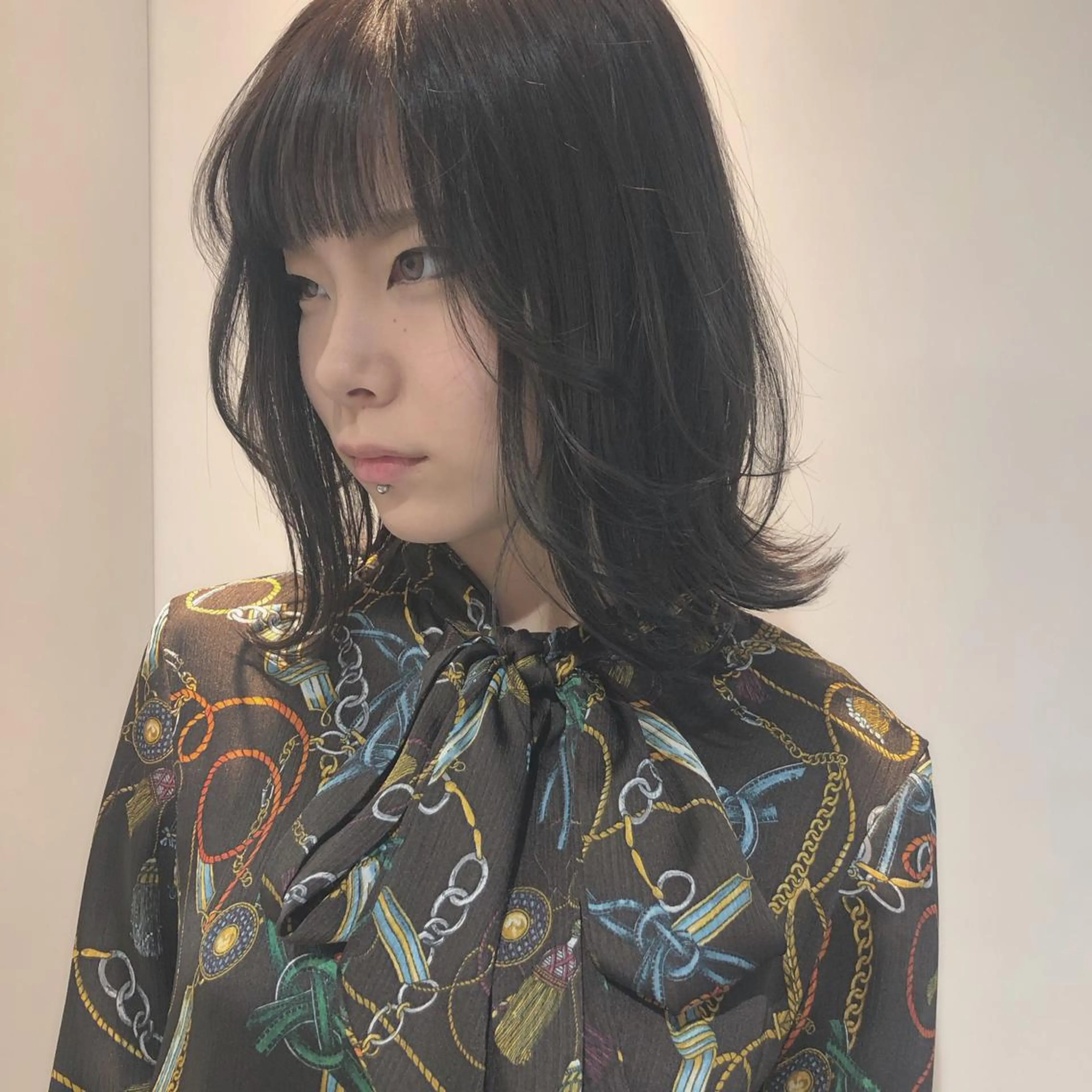 セミロング カラー イルミナカラー ORIKA 美容室のヘアスタイル