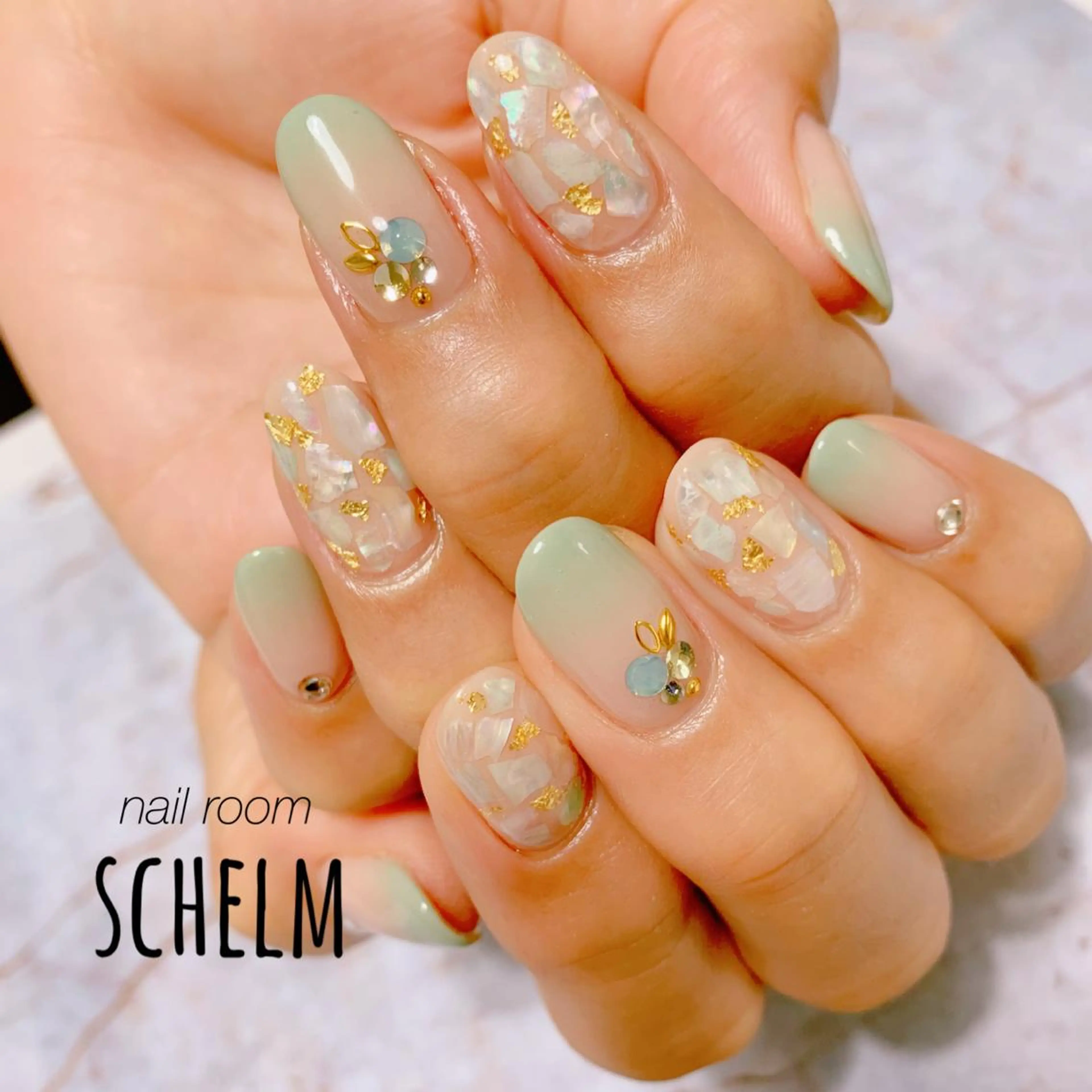 ネイル ハンドネイル nail room シュレムのネイルデザイン