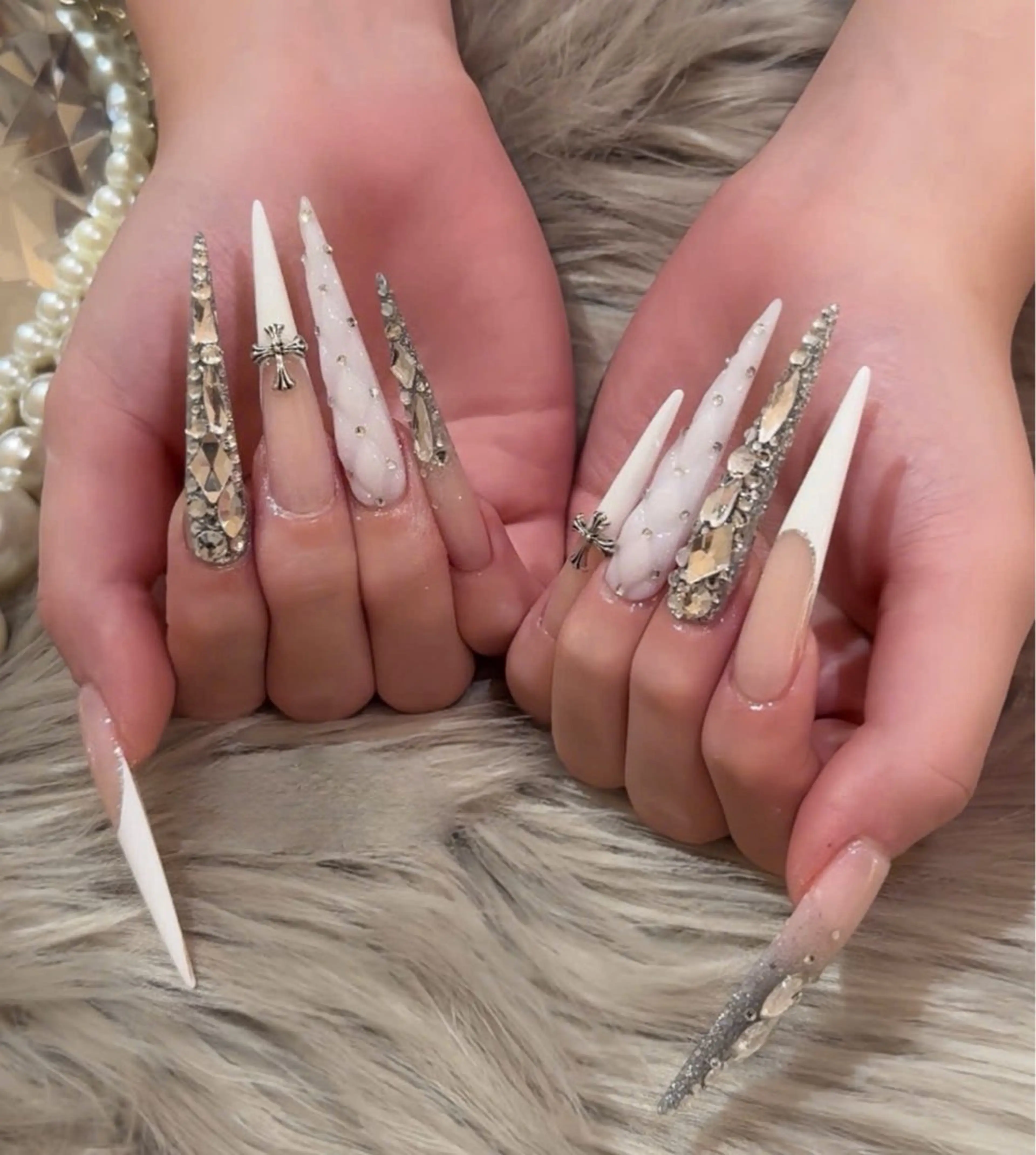 ネイル フレンチネイル ジェルネイル ガラスフレンチ ハロウィン ハート ハンドネイル H.baby Nail Salonのネイルデザイン