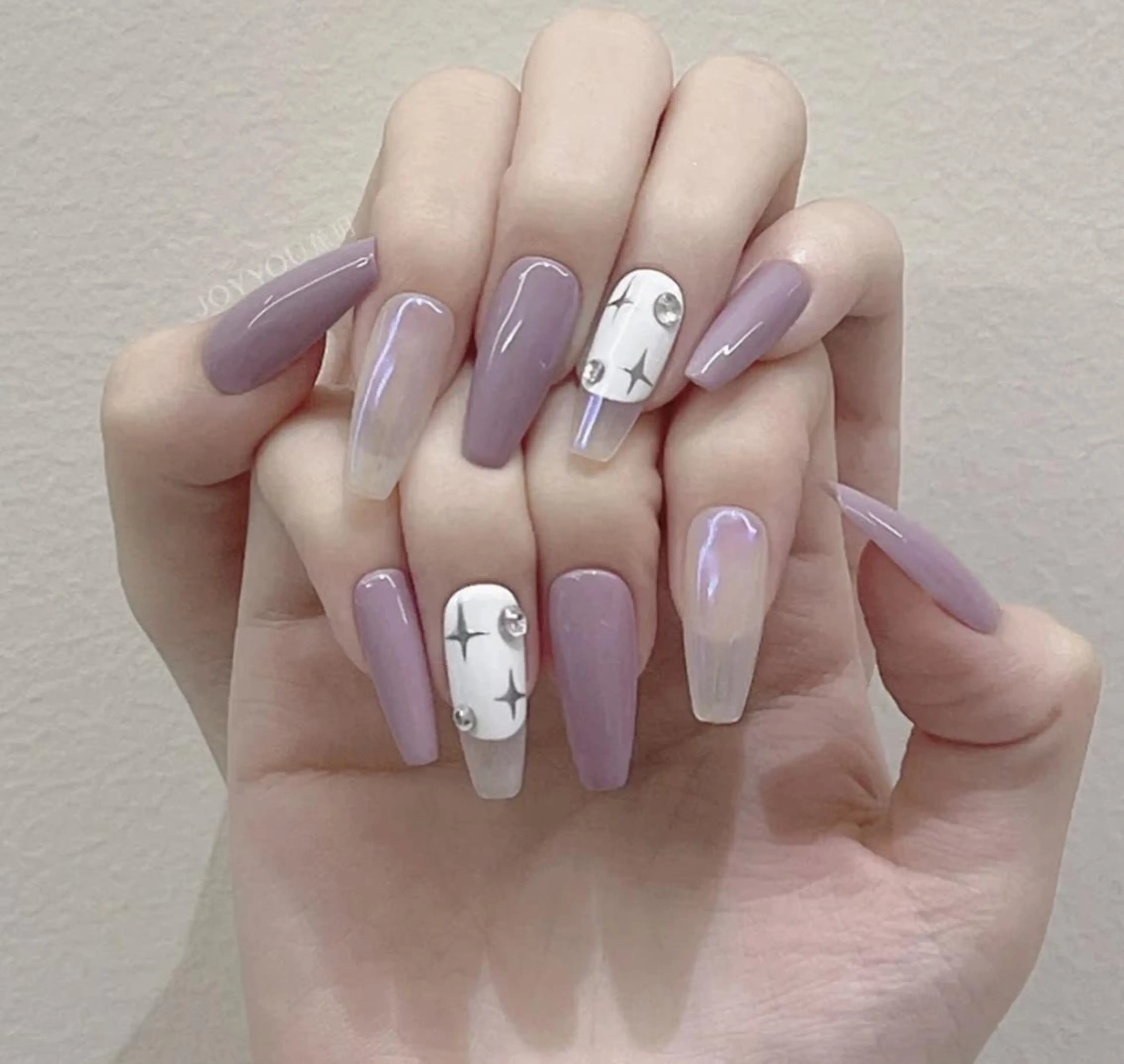 ネイル 長さ出し ネイルチップ Queens PUPUのネイルデザイン