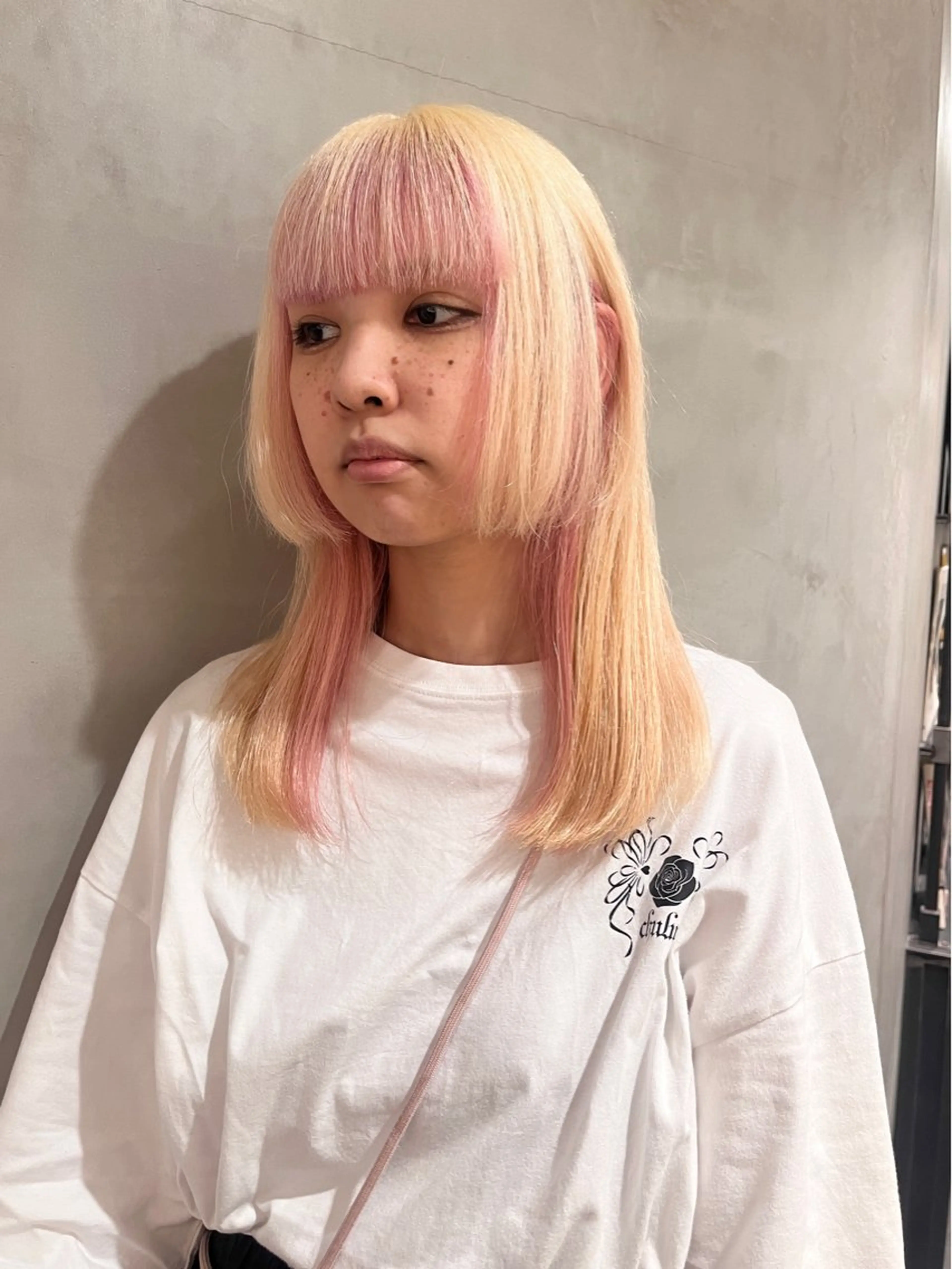 セミロング カラー ブロンド ピンクカラー 顔まわり/暖色 可愛い特化🎀ゆうなのヘアスタイル