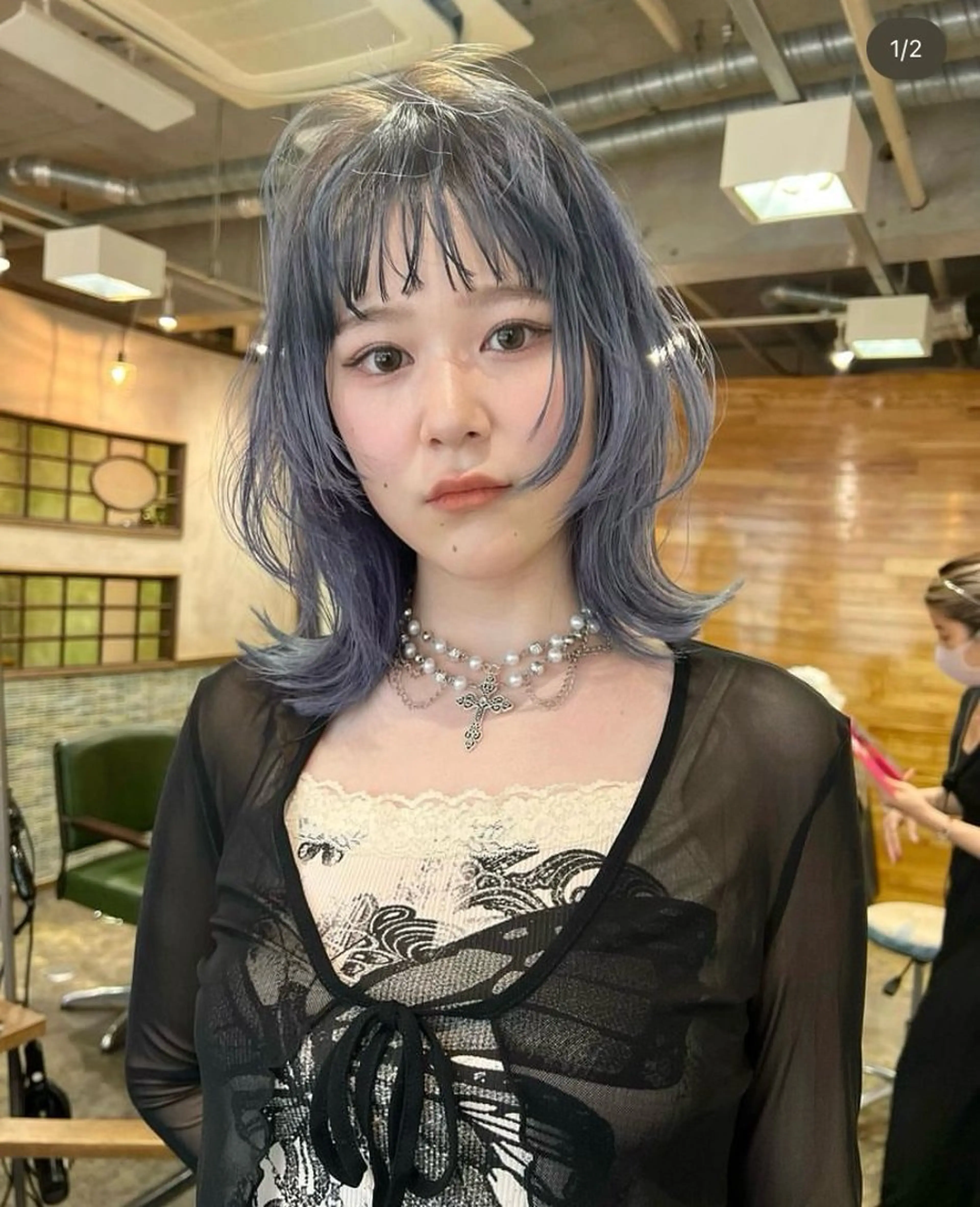 ミディアム ウルフカット 透明感/グレージュ/ レイヤー/ 青空のヘアスタイル