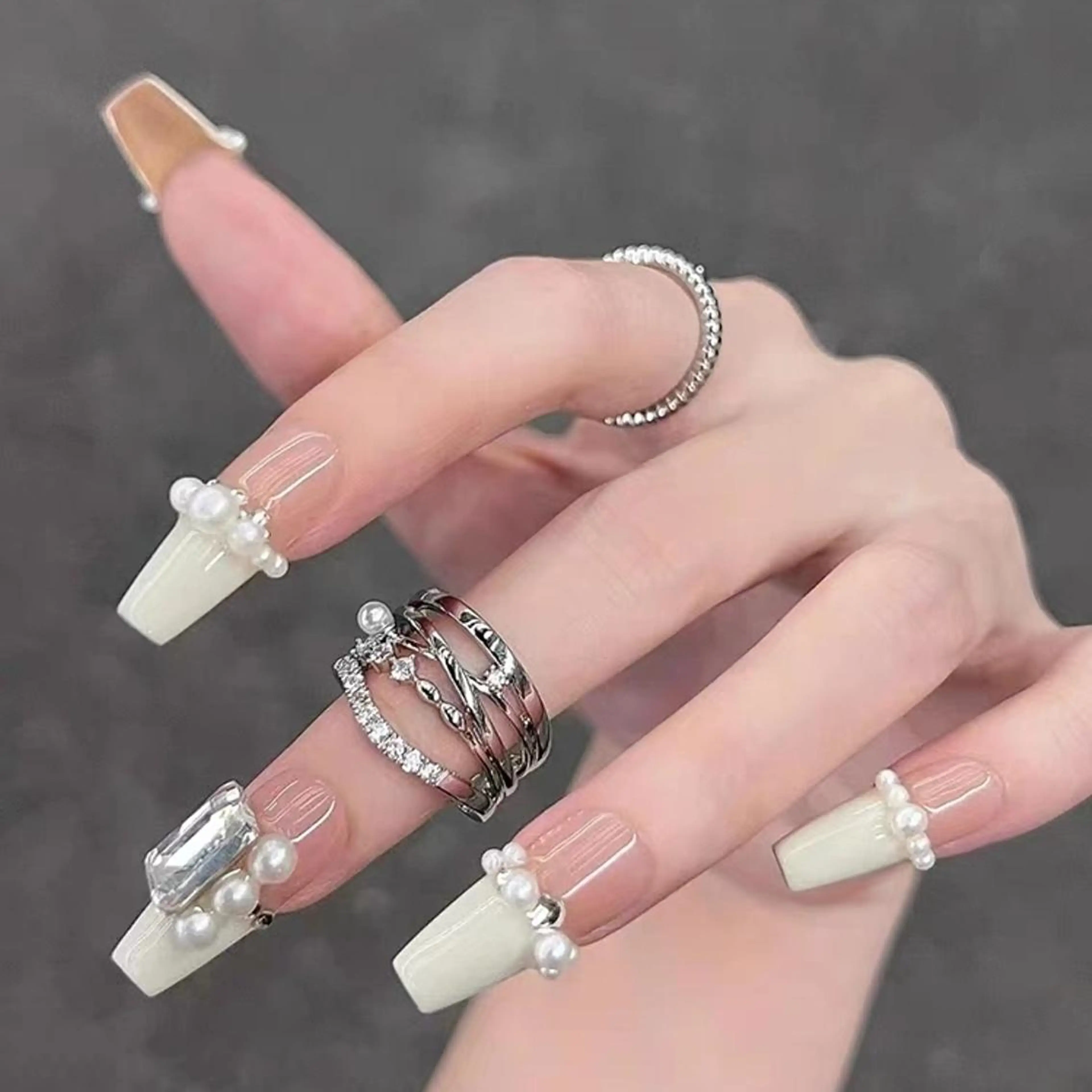 ネイル セミロング ネイリストゆか💅 長さだし、深爪矯正のネイルデザイン