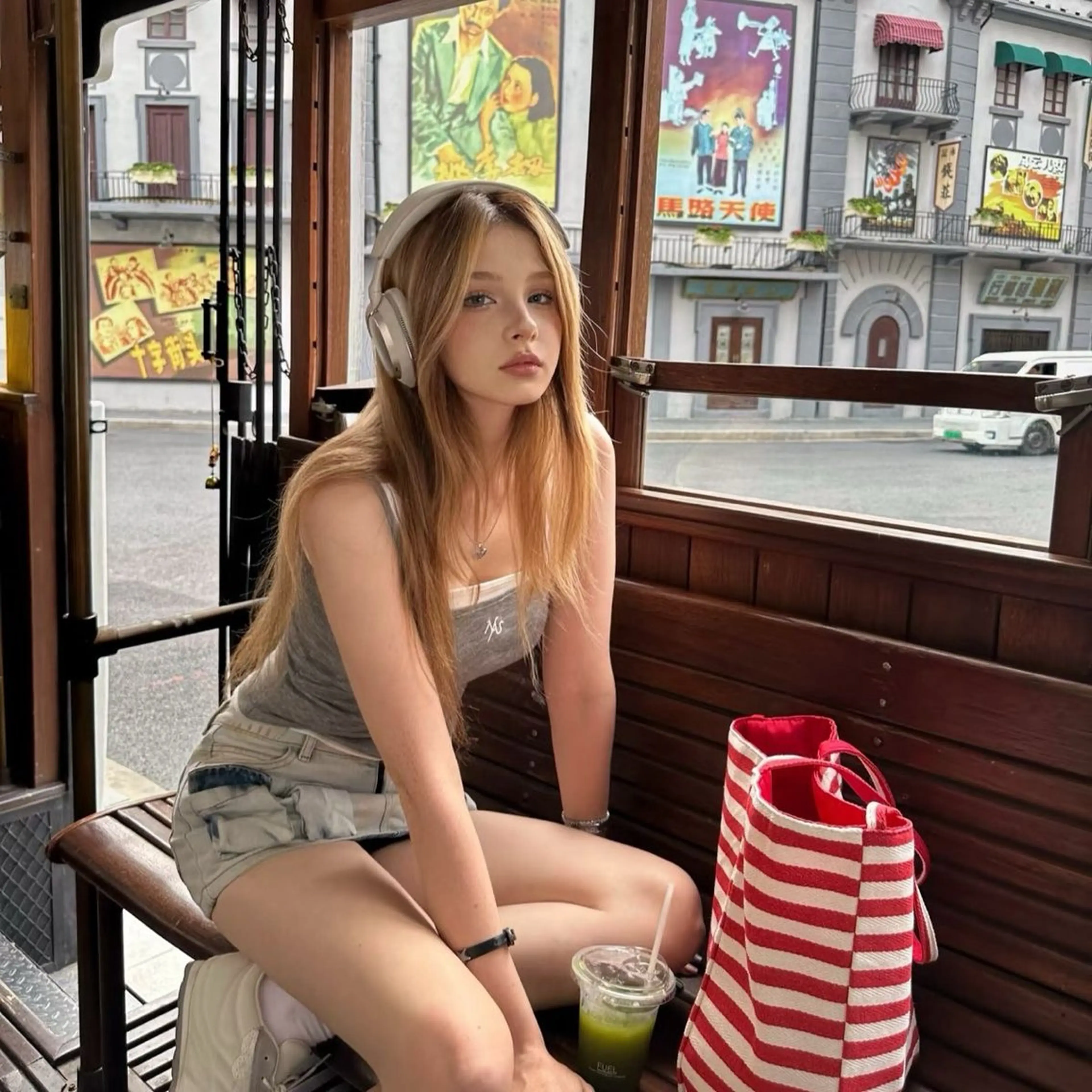 ロング ヘアカラー ヘアセット 艶髪ハイトーンカラー 渋谷🎀ririkaのヘアスタイル