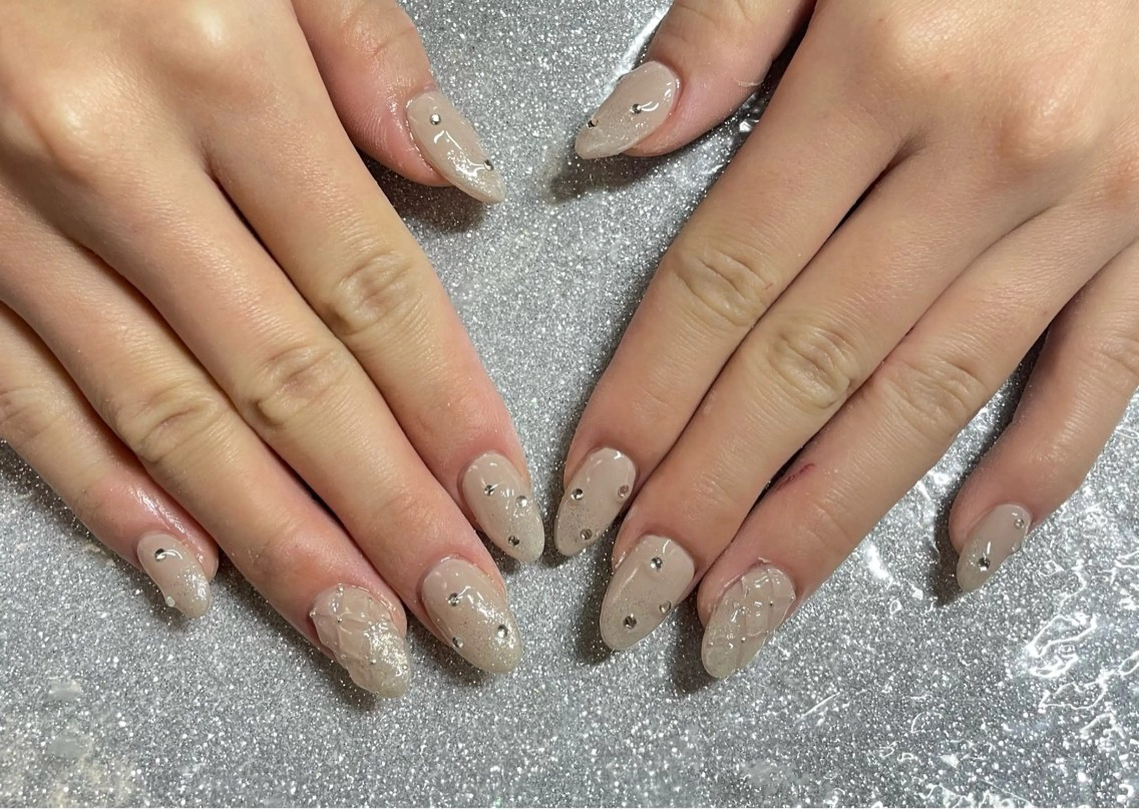 ネイル ハンドネイル VIERU 🌈🎀💖のネイルデザイン