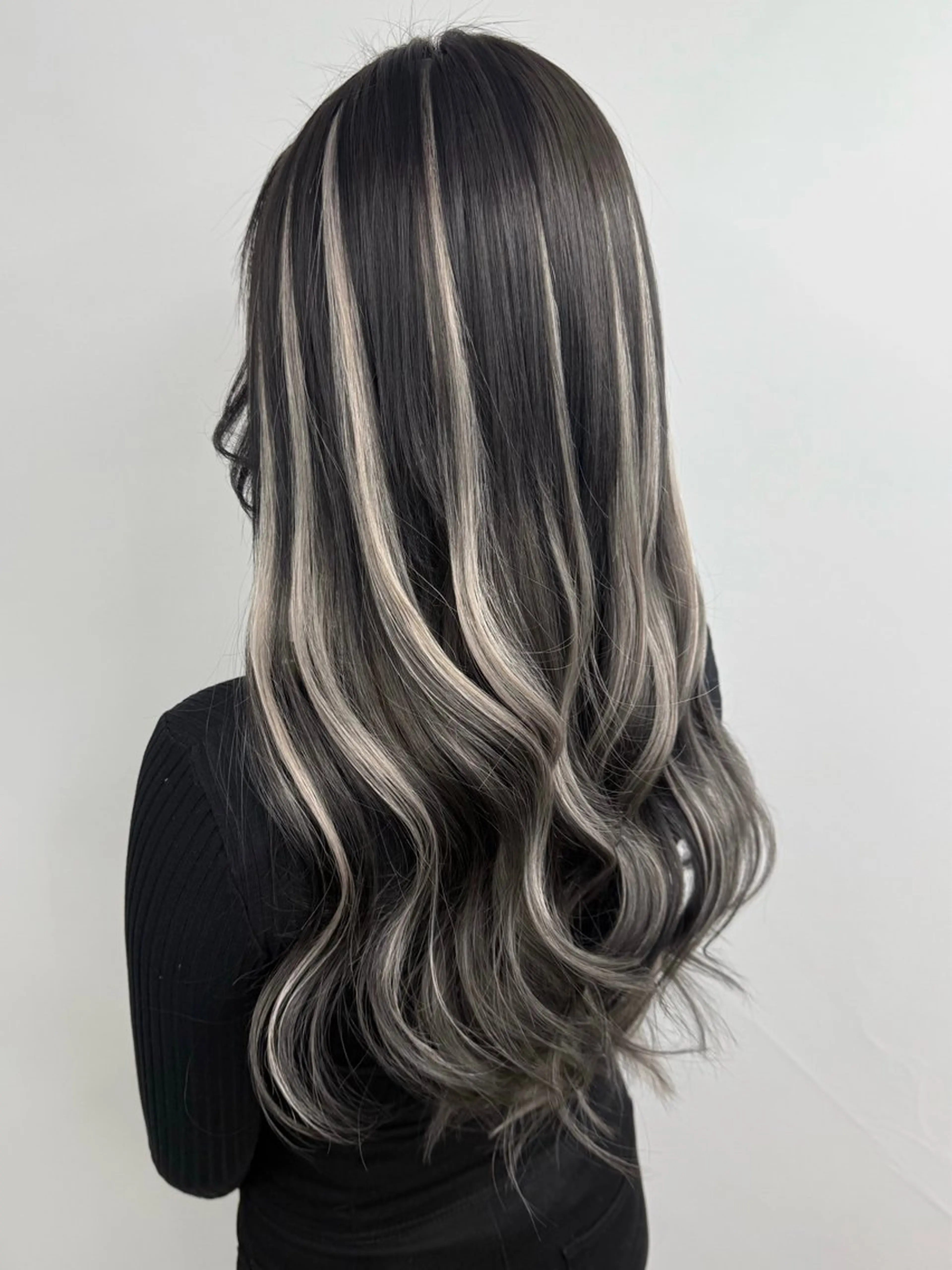 ロング カラー ハイライトカラー エクステ ハイライト 𝙃𝘼𝙍𝙐🎀 韓国×エクステのヘアスタイル