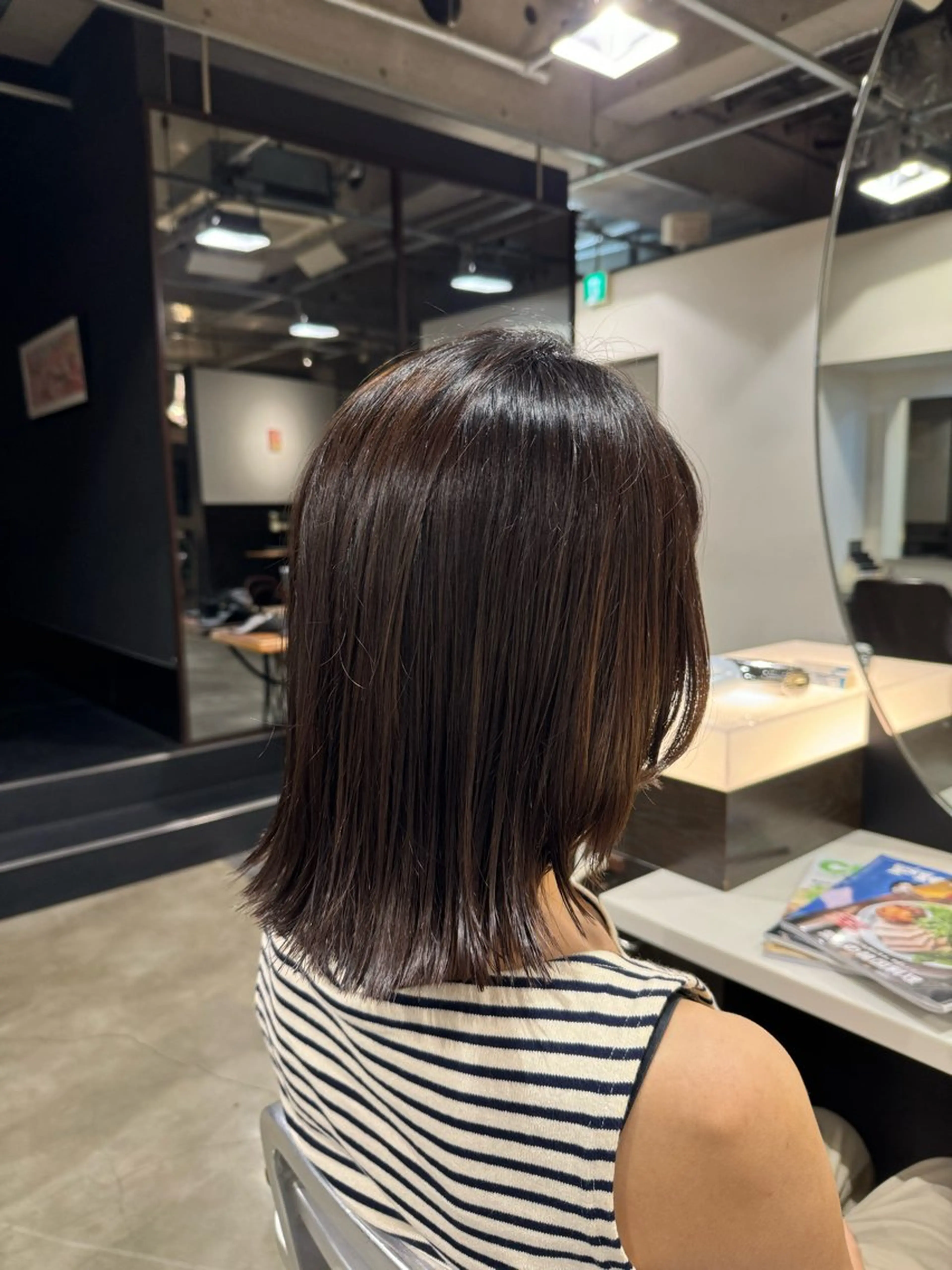 ミディアム タツキ／レイヤー／ パーマ／艶カラーのヘアスタイル