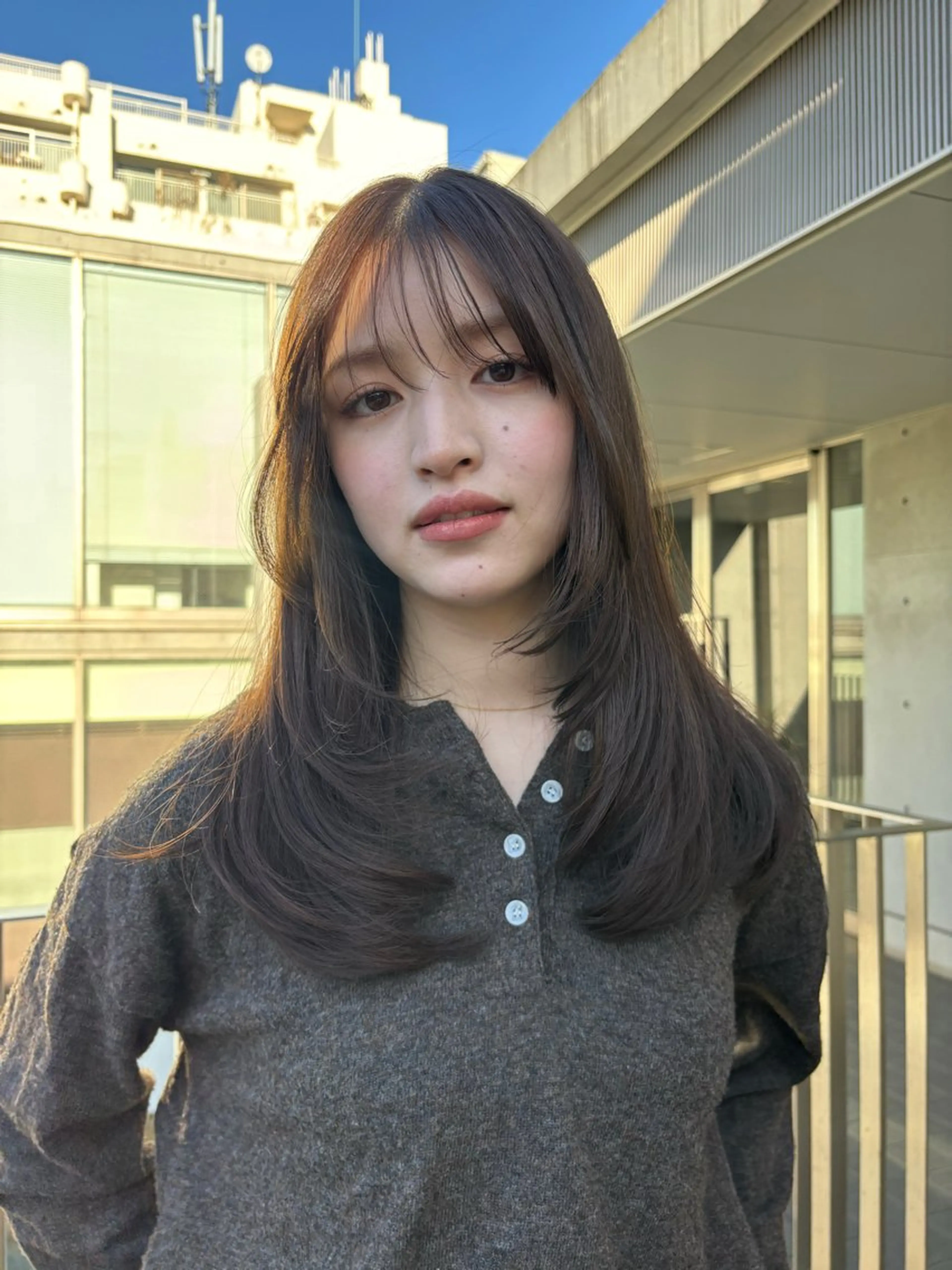 ロング 顔まわりレイヤー 顔周りカット レイヤーカット 佐藤 芽依のヘアスタイル