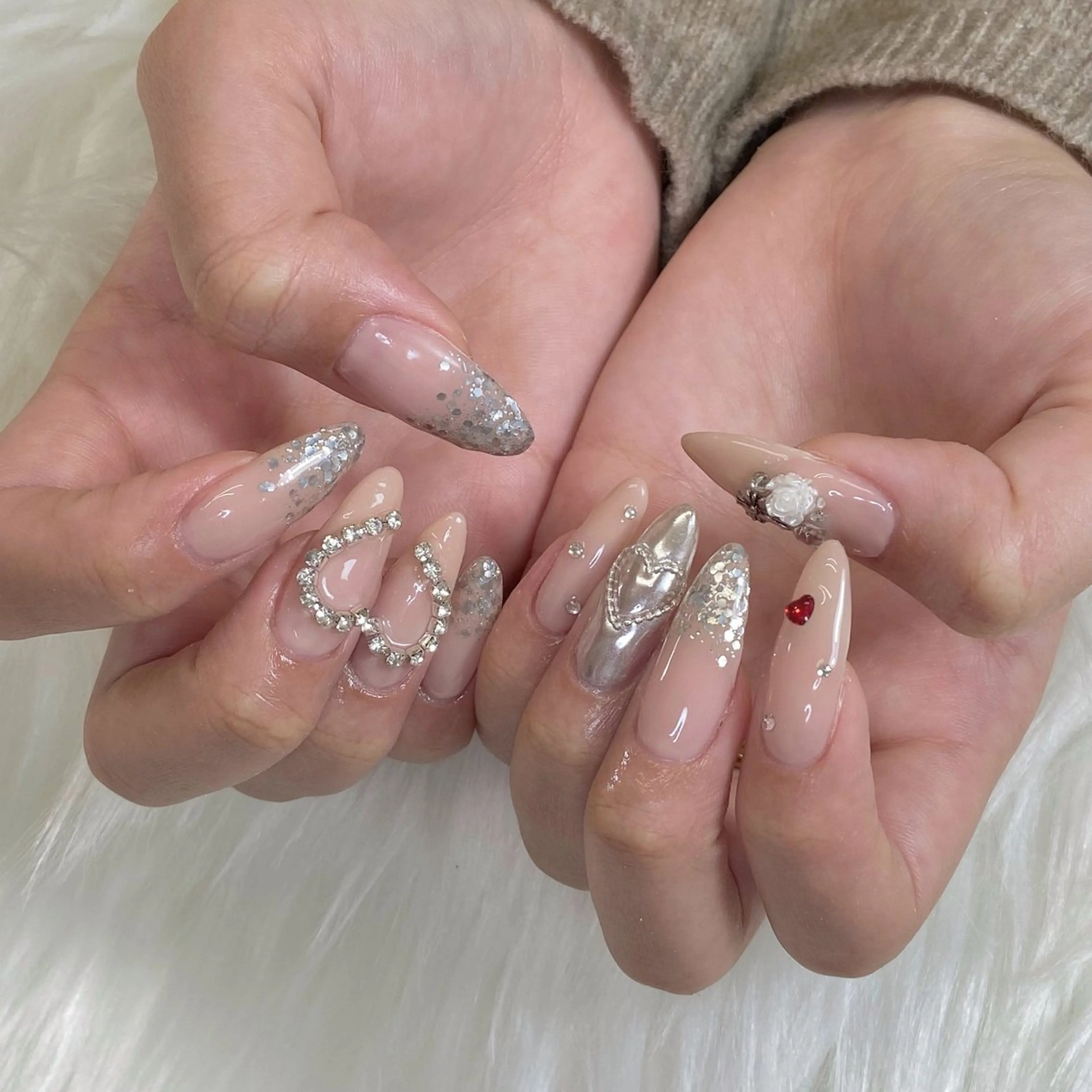 ネイル アートネイル ガーリー ハート キラキラネイル 韓国ネイル ハンドネイル Kanako 💫のネイルデザイン