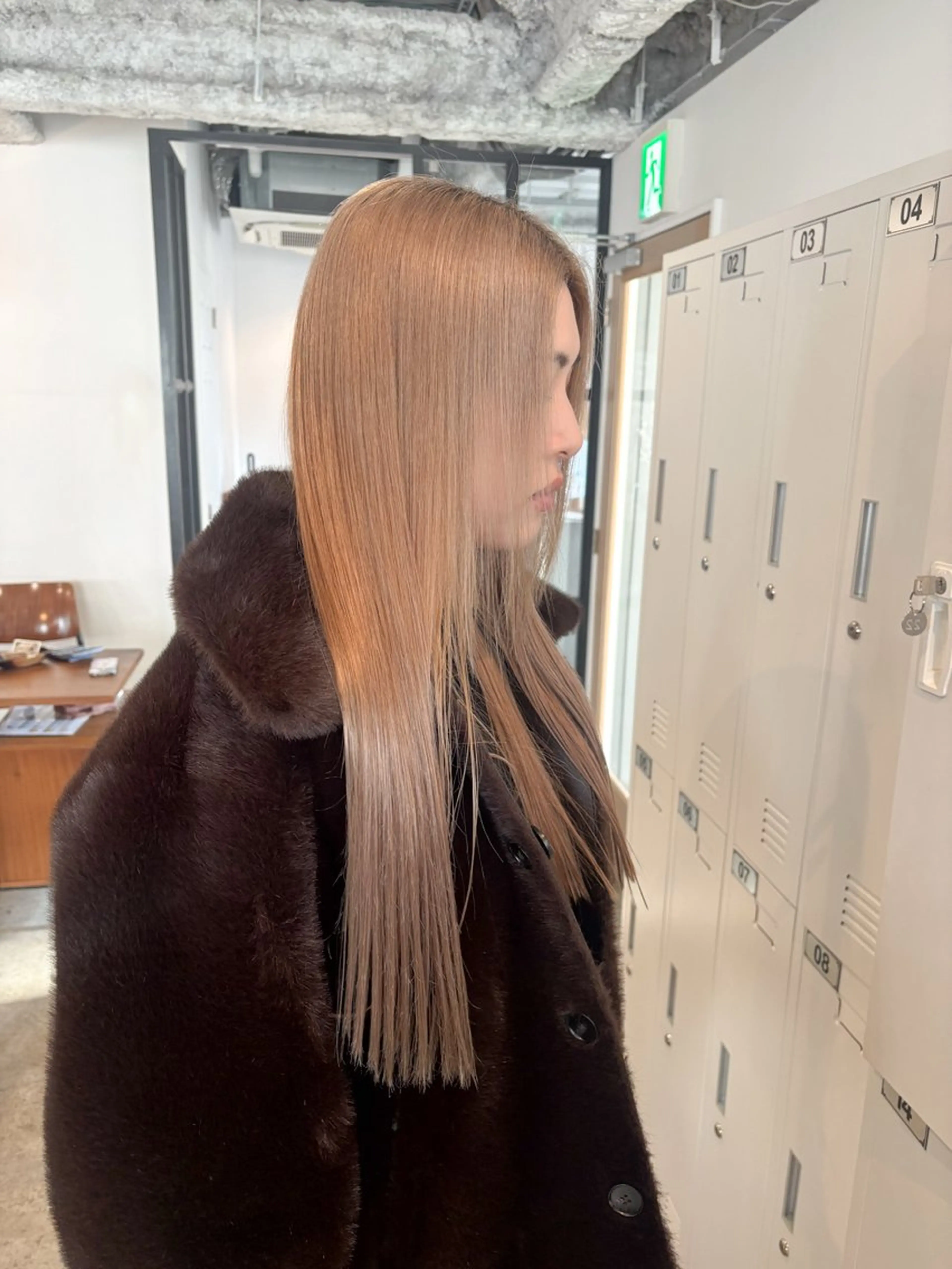 ロング カラー ベージュカラー ブリーチ ブロンド ブロンドベージュ カット ヘアカラー Takuma Suzuki中目黒のヘアスタイル